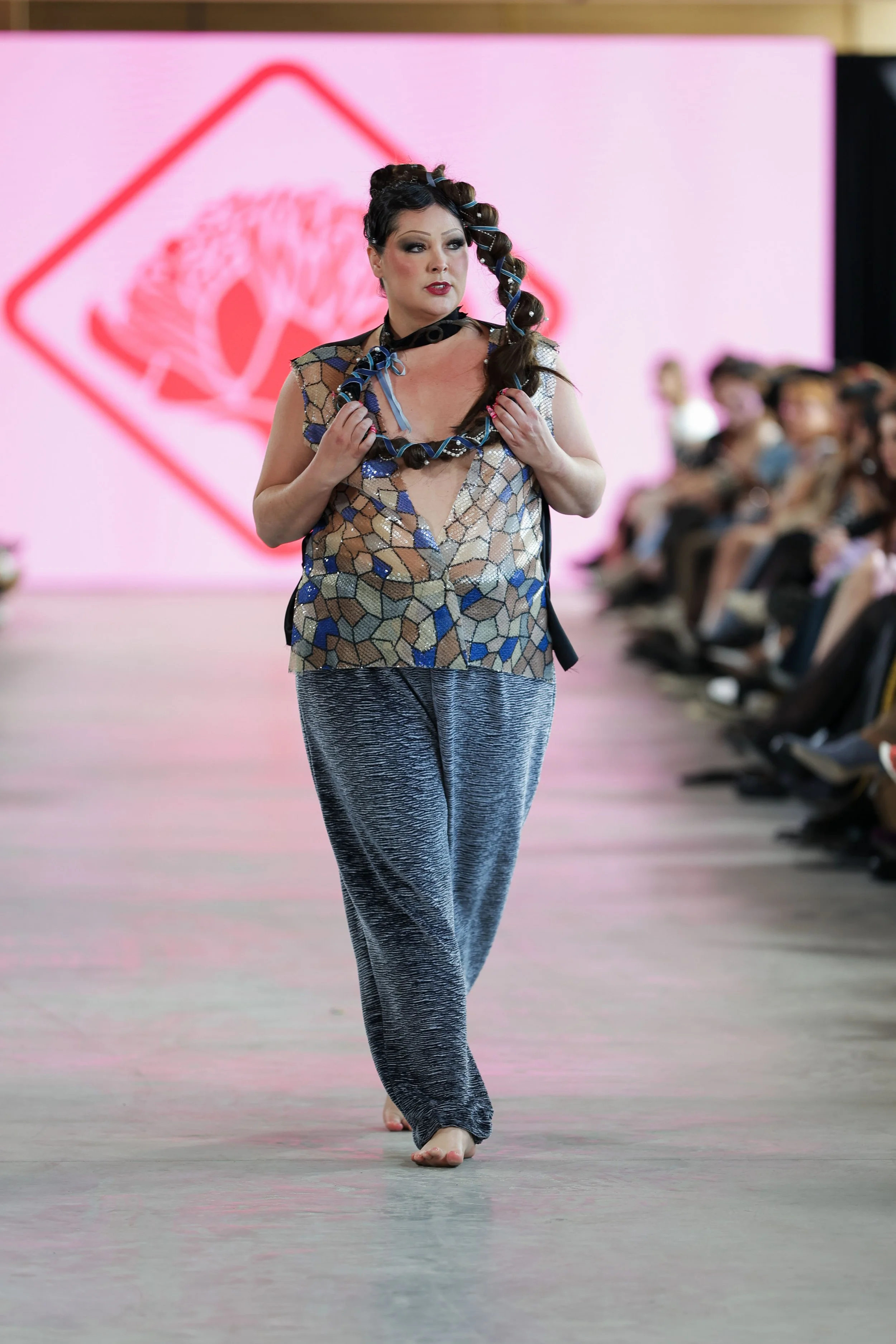 08_primary_WarathAvenue_look3_day4_@cosplay_@devansakaria.jpg