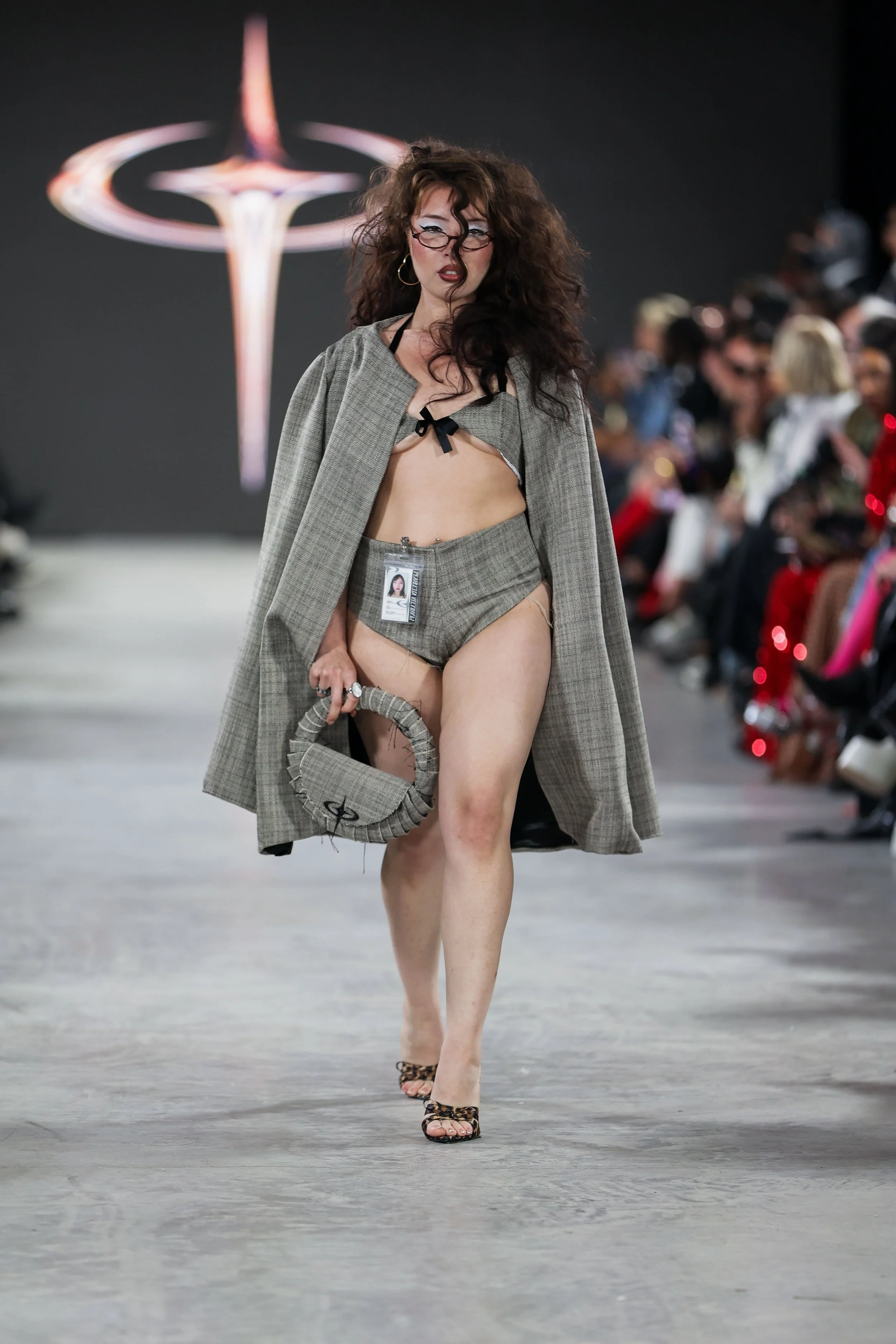12_primary_PearlettaDesign_look4_day3_@cosplay_@devansakaria.jpg