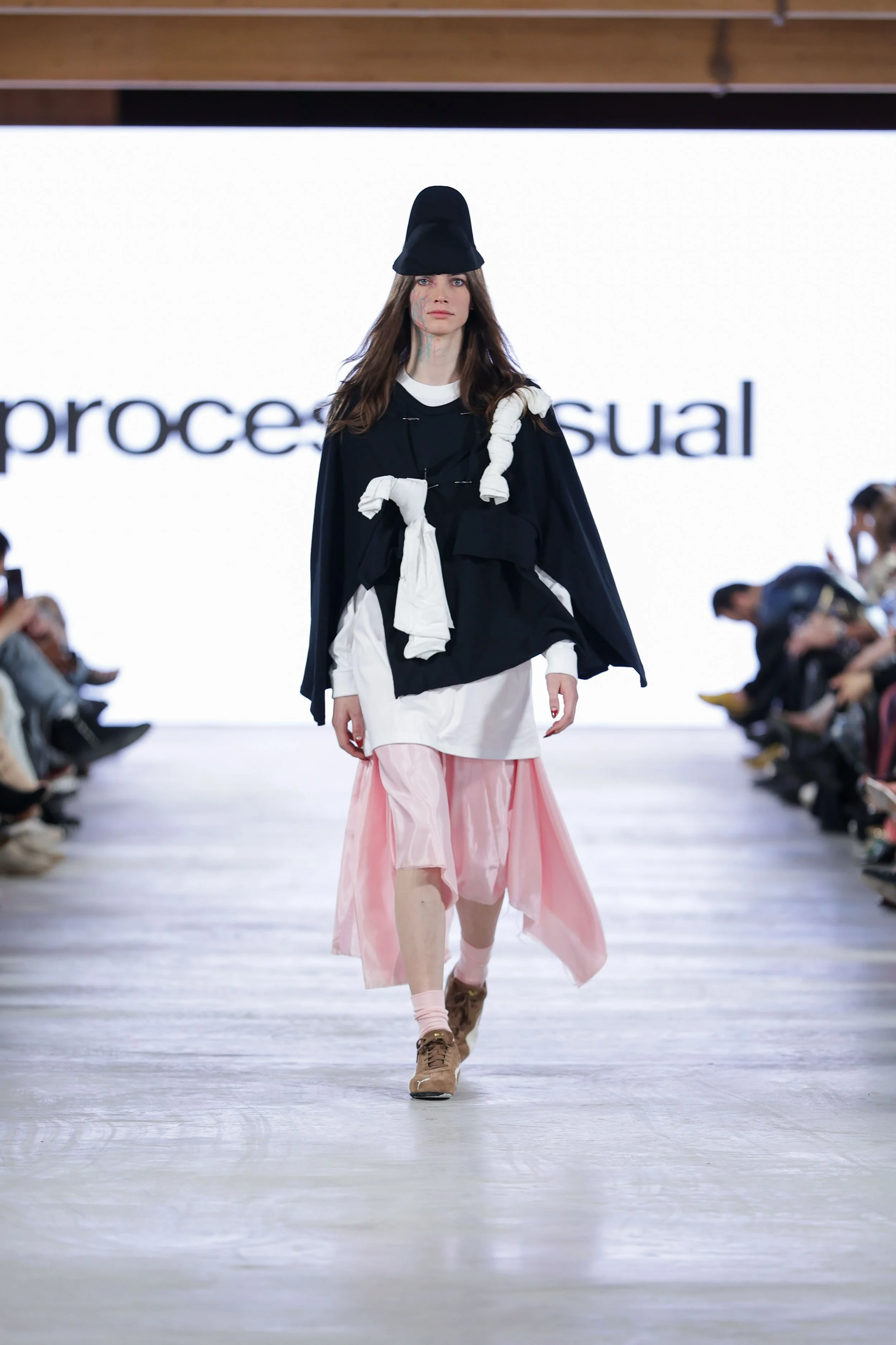 11_primary_ProcessVisual_look6_day4_@cosplay_@devansakaria.jpg