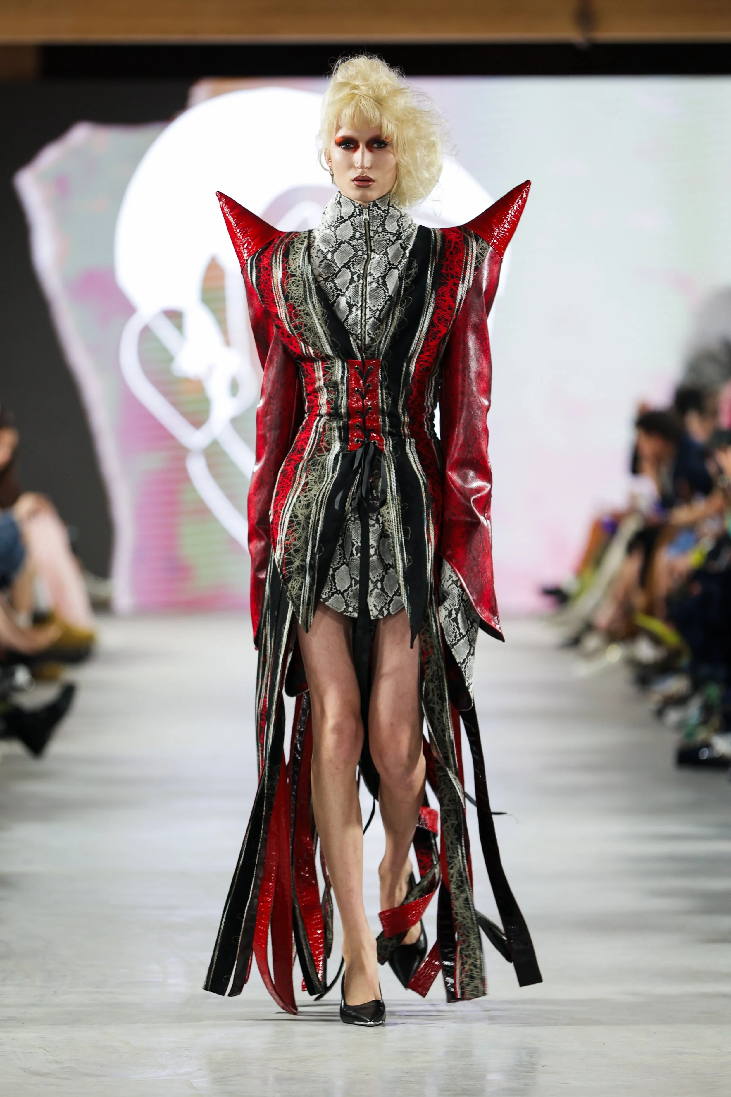 86primary_L'UomoStrano_look28_day1_@cosplay_@devansakaria.jpg