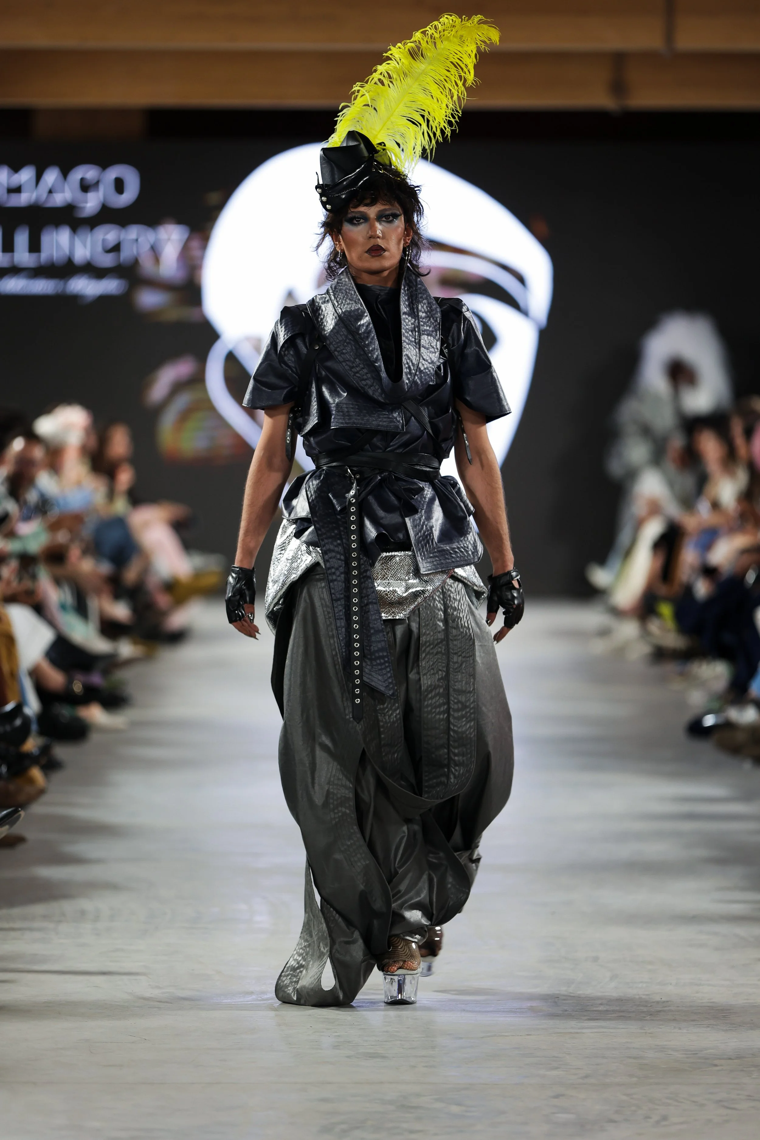 38primary_L'UomoStrano_look11_day1_@cosplay_@devansakaria.jpg