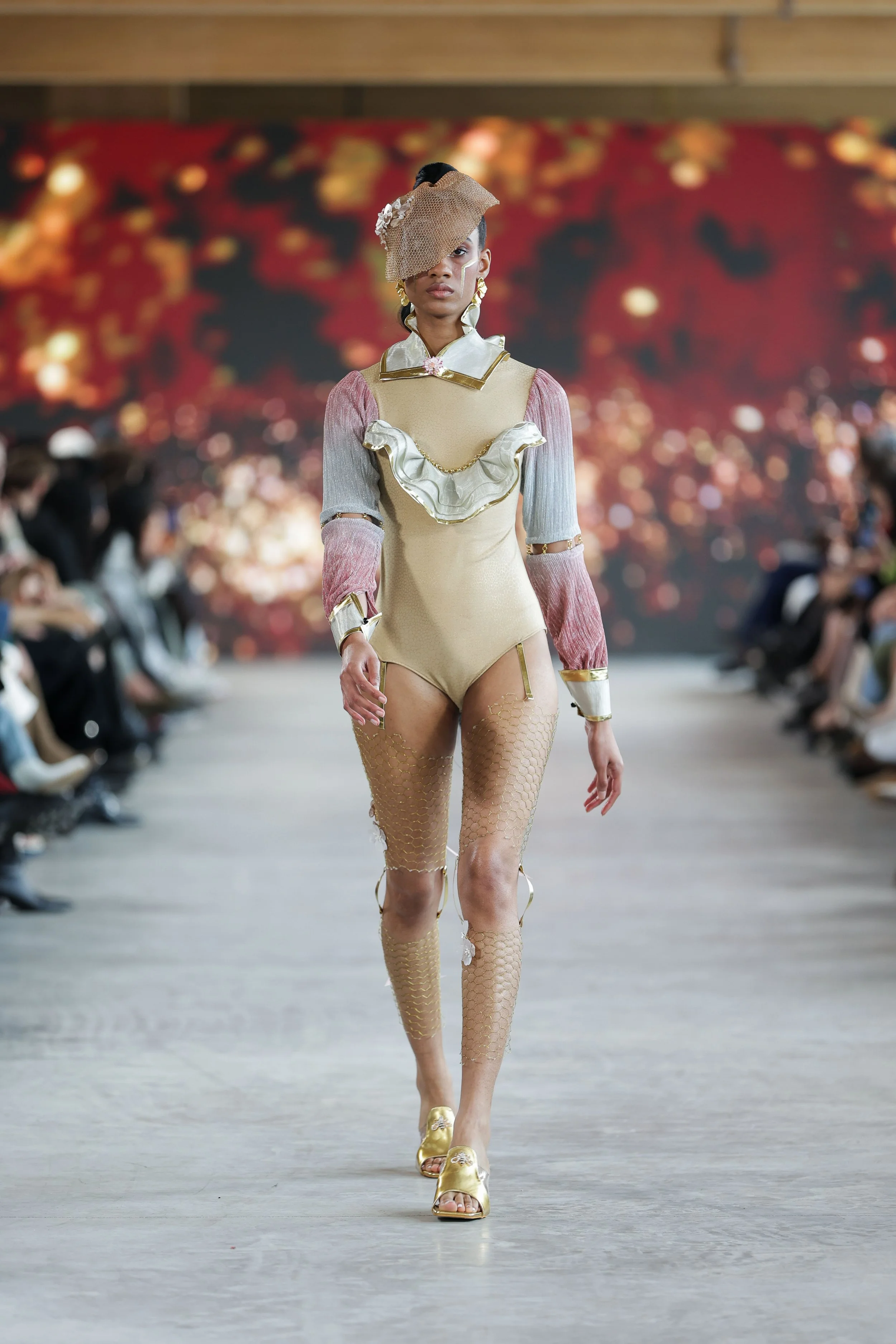 11_primary_TheCloakCollective_look4_day4_@cosplay_@devansakaria.jpg