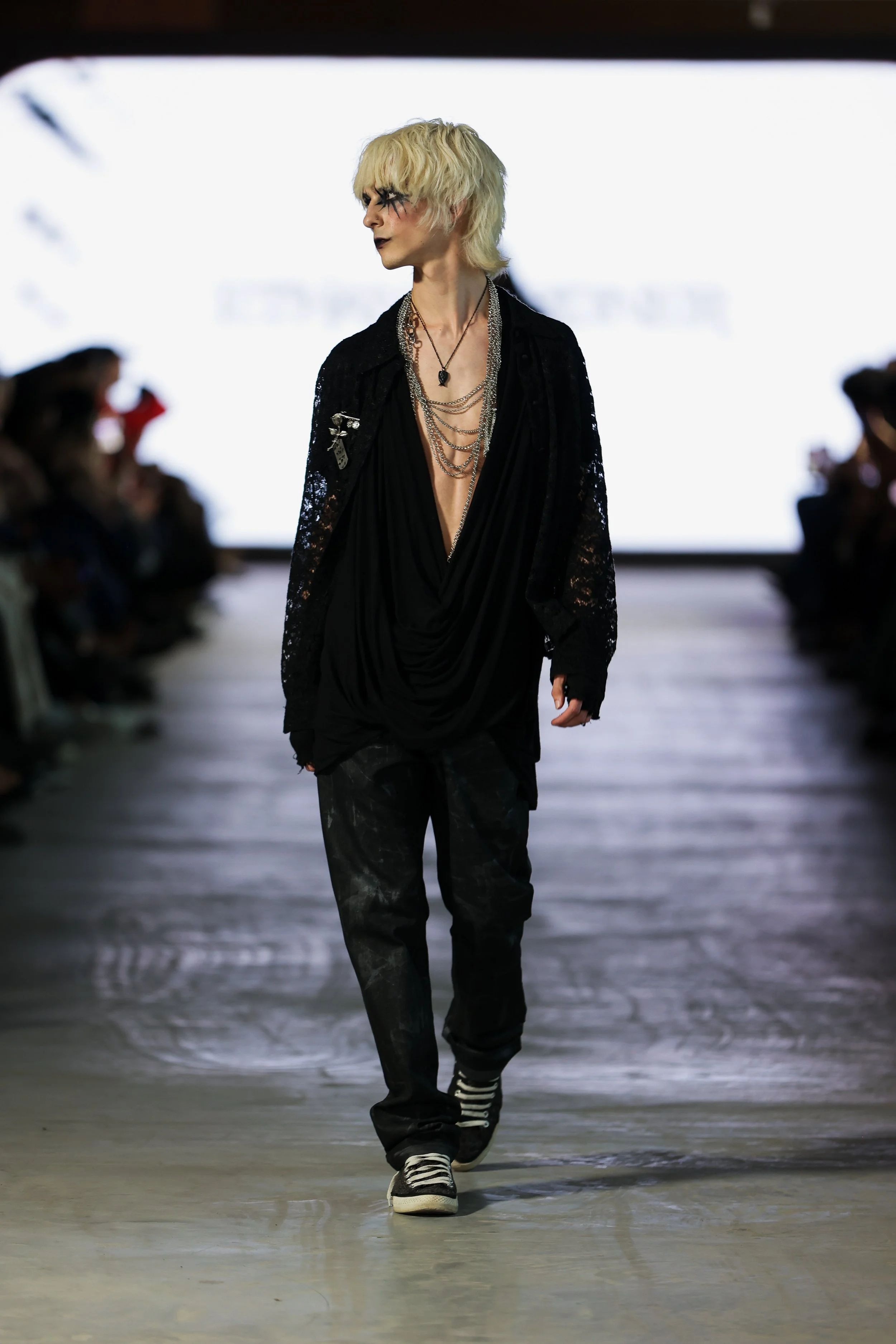 10_primary_EthanCordner_look4_day2_@cosplay_@devansakaria.jpg