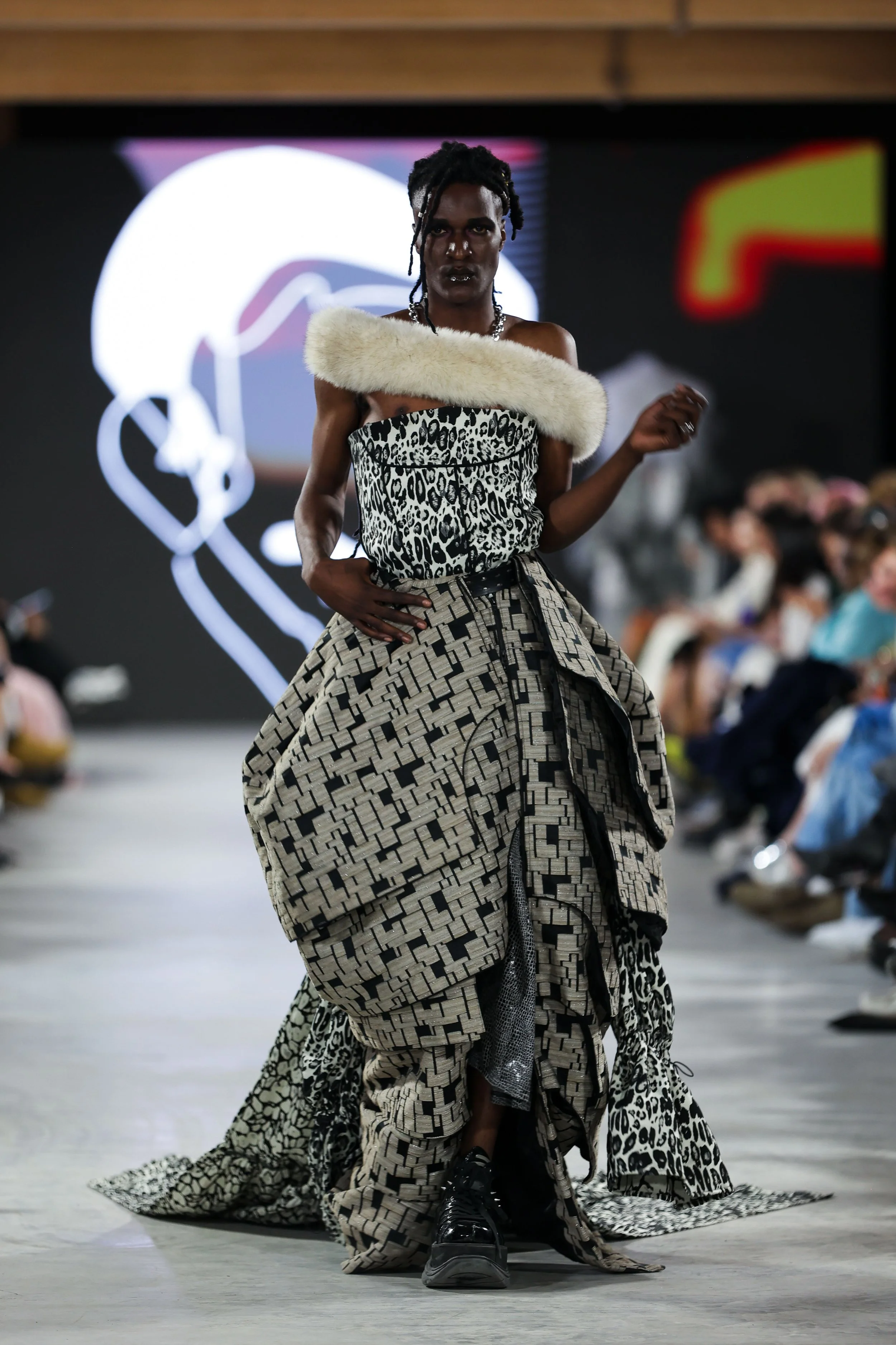 64primary_L'UomoStrano_look20_day1_@cosplay_@devansakaria.jpg