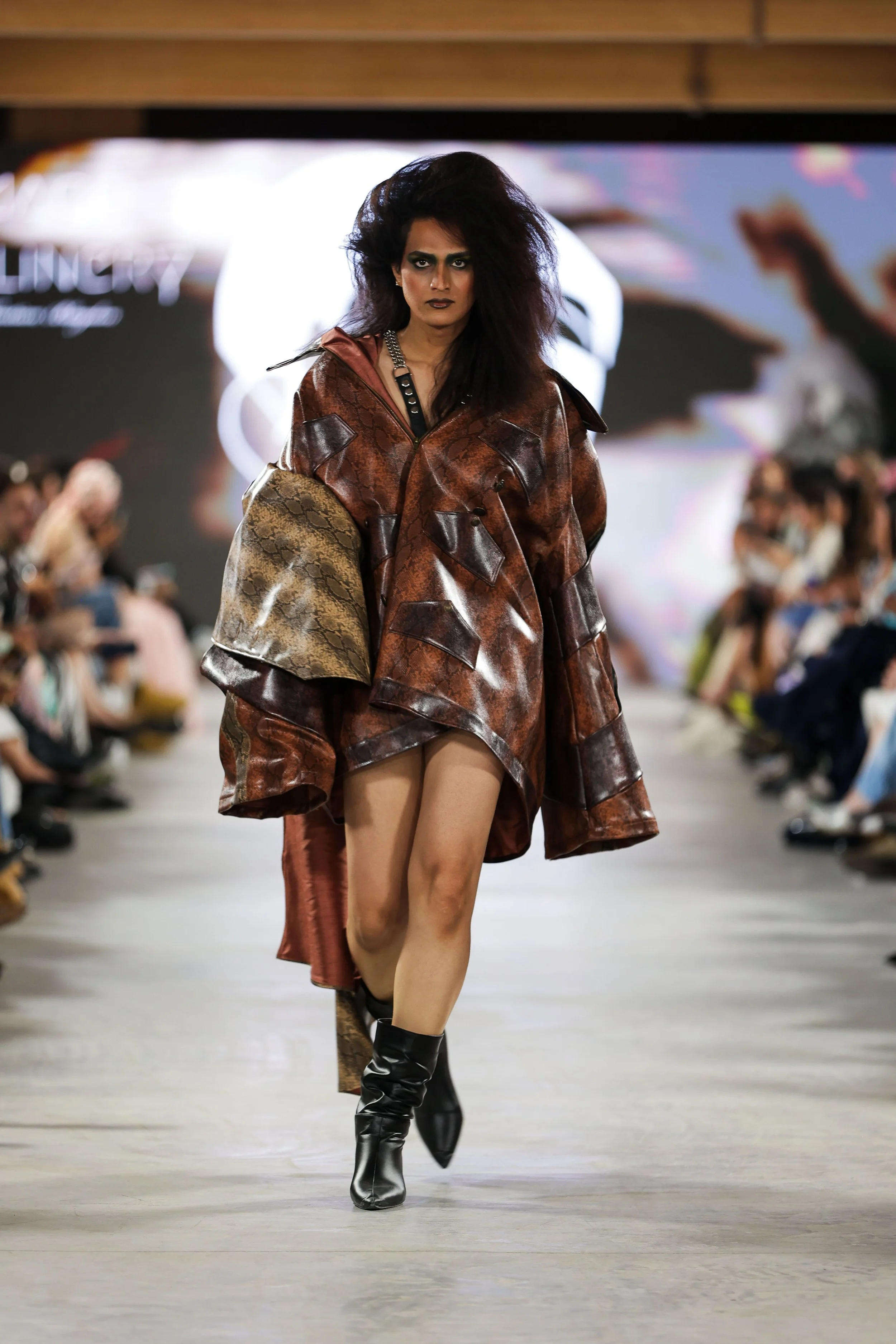 73primary_L'UomoStrano_look23_day1_@cosplay_@devansakaria.jpg
