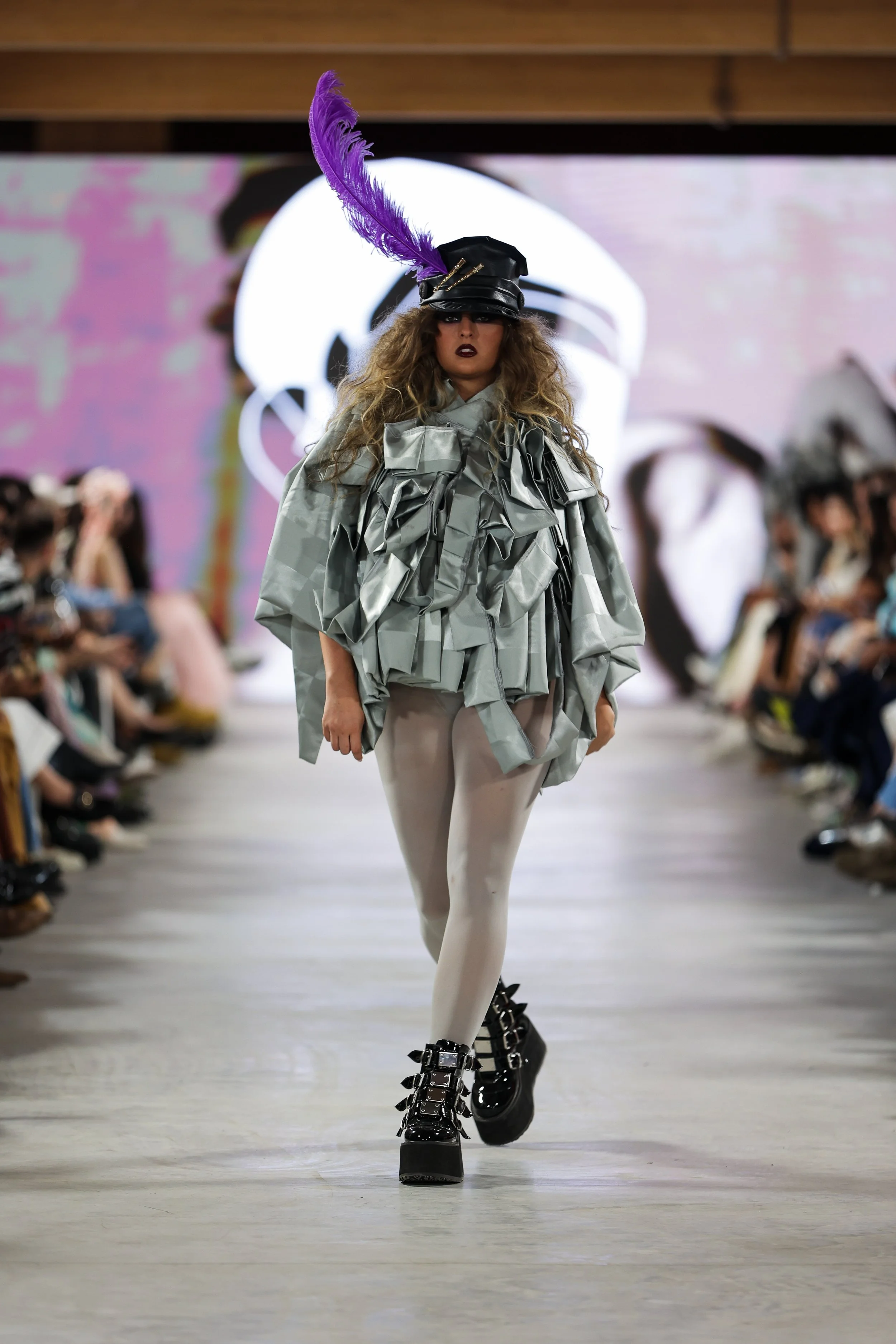 33primary_L'UomoStrano_look10_day1_@cosplay_@devansakaria.jpg