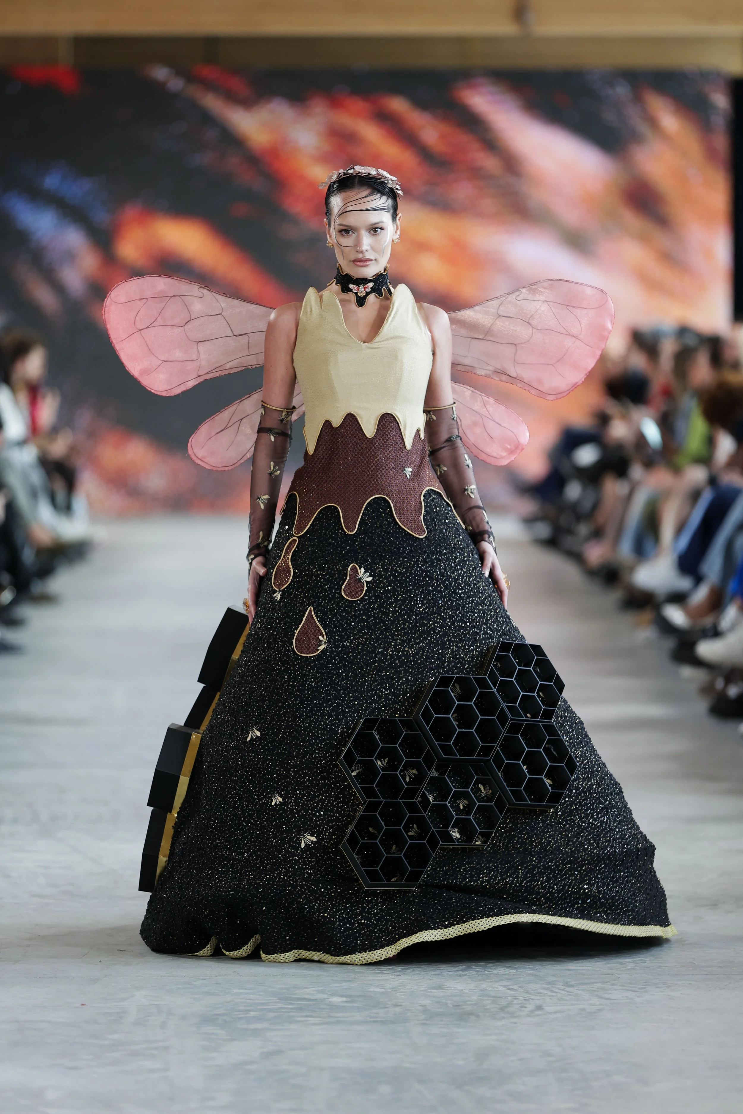 23_primary_TheCloakCollective_look10_day4_@cosplay_@devansakaria.jpg