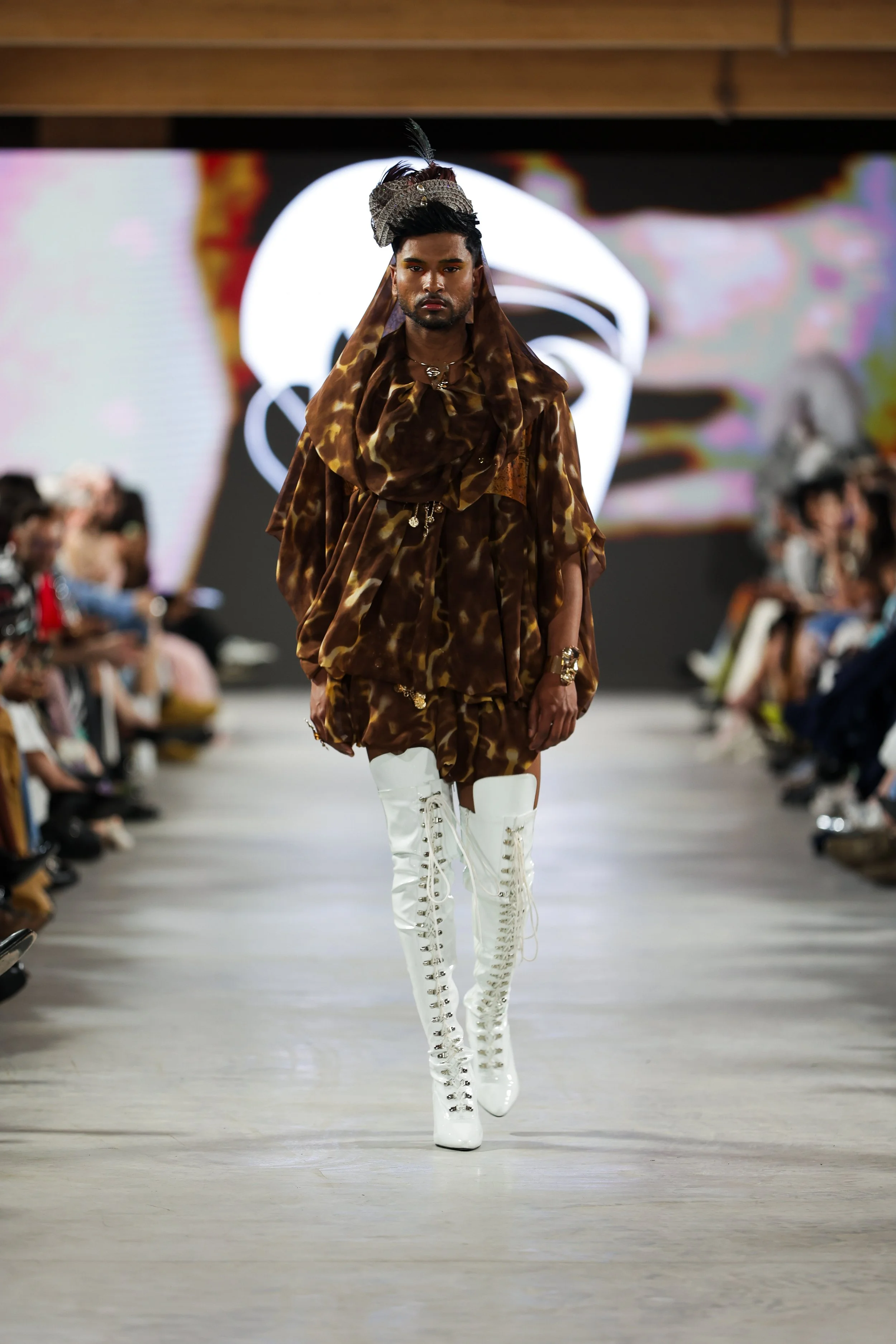 61primary_L'UomoStrano_look19_day1_@cosplay_@devansakaria.jpg
