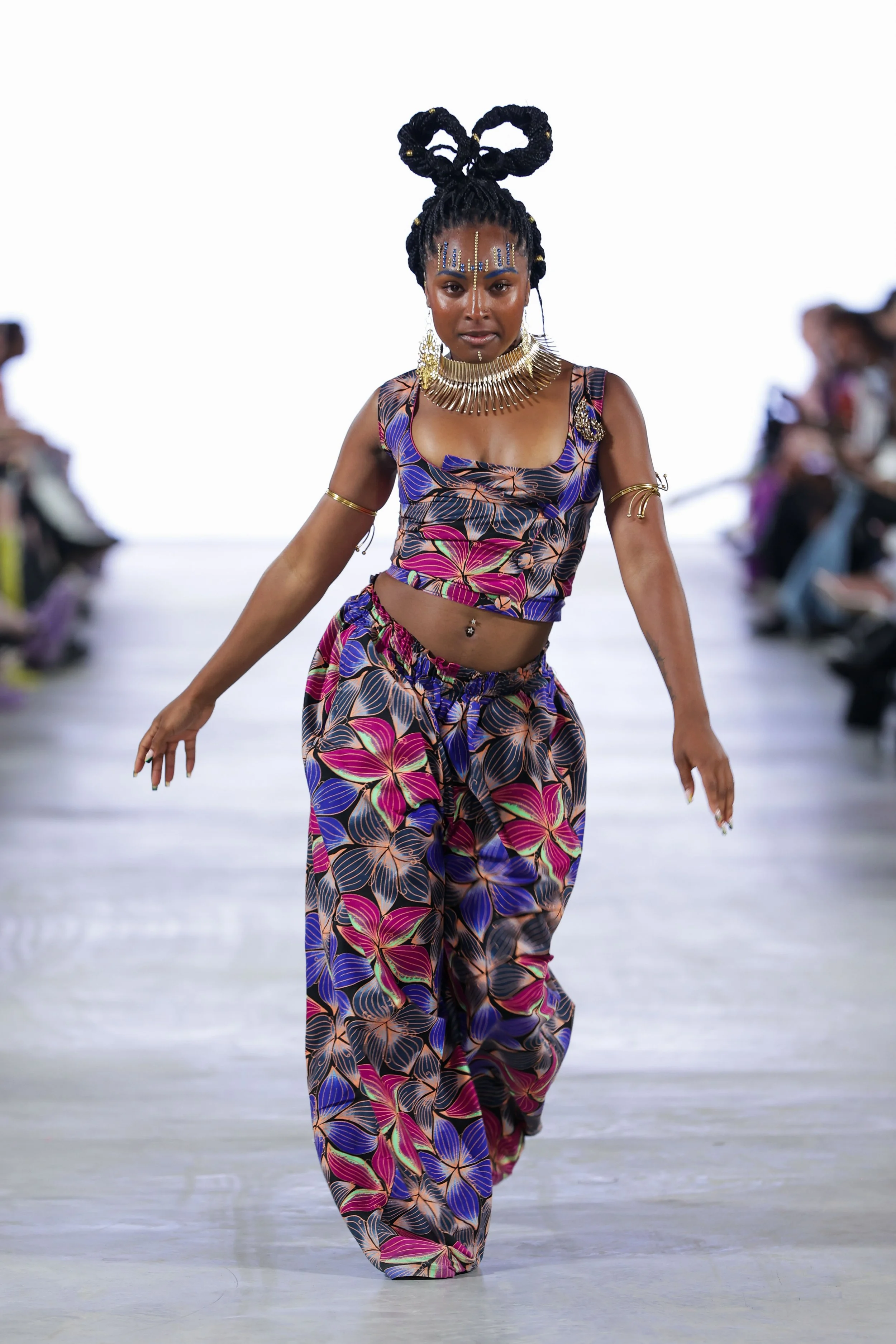 25_primary_QweenfecyClothing_look8_day4_@cosplay_@devansakaria.jpg