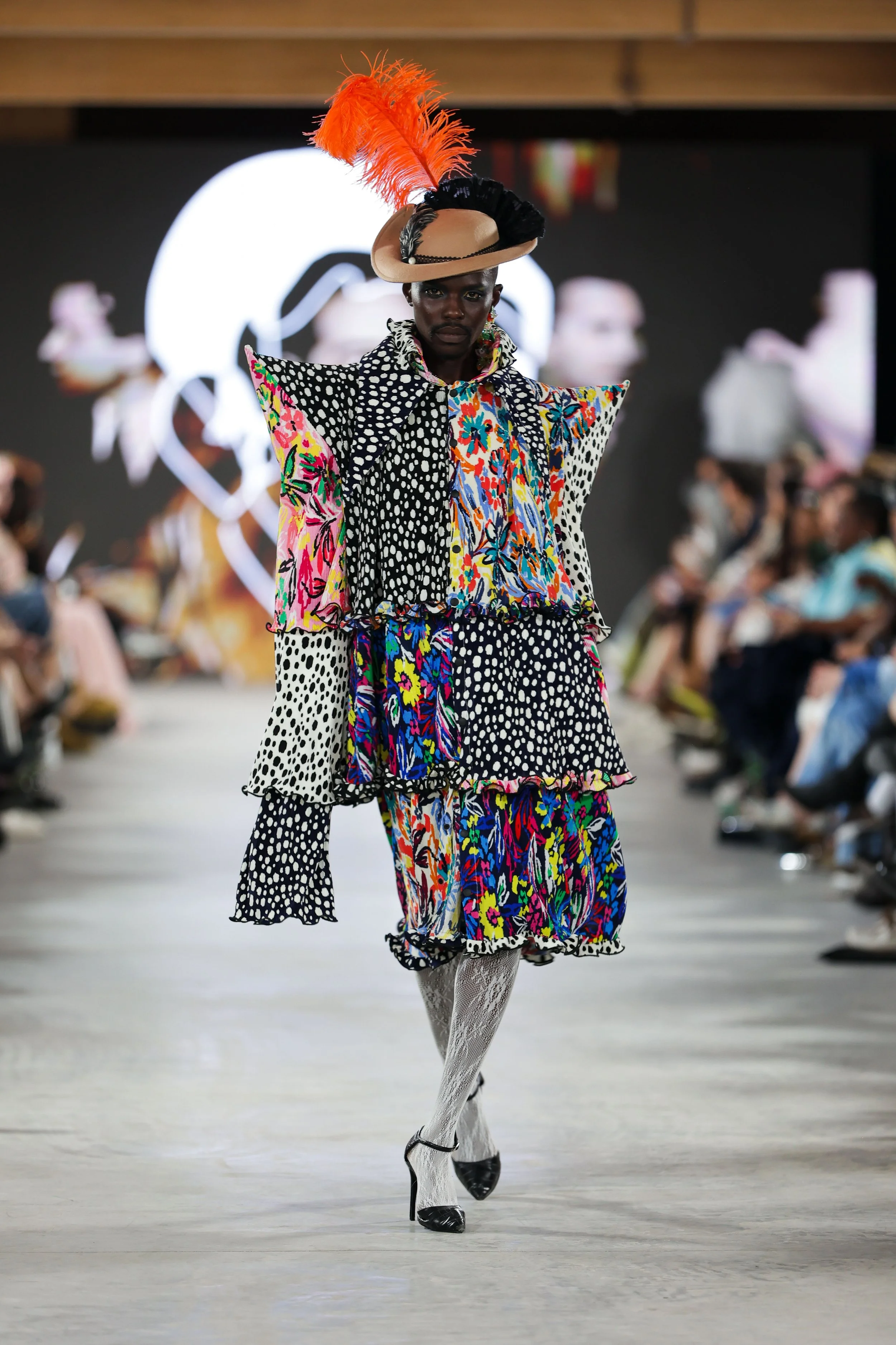 78primary_L'UomoStrano_look25_day1_@cosplay_@devansakaria.jpg