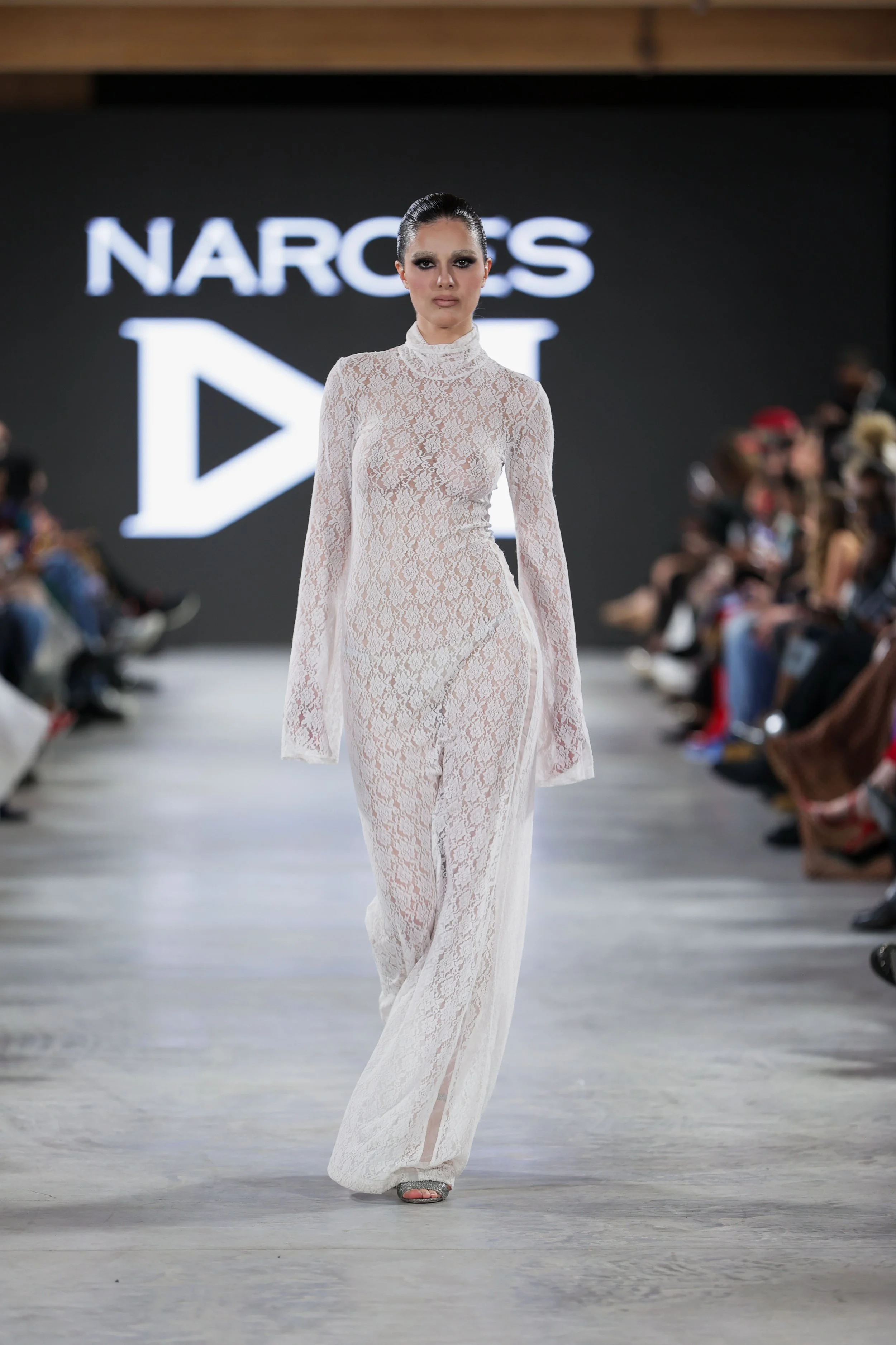 20_primary_Narces_look8_day3_@cosplay_@devansakaria.jpg