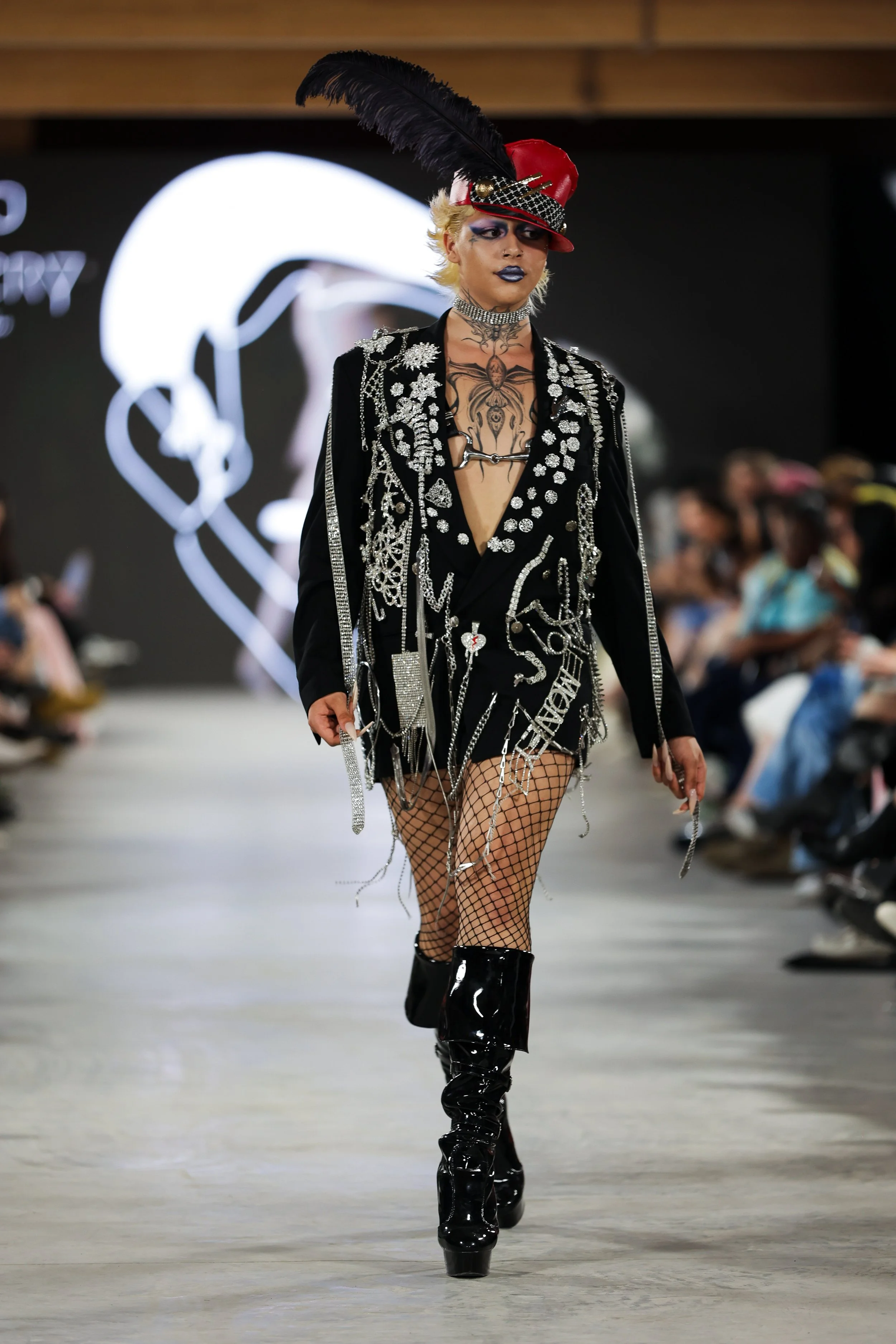 44primary_L'UomoStrano_look13_day1_@cosplay_@devansakaria.jpg