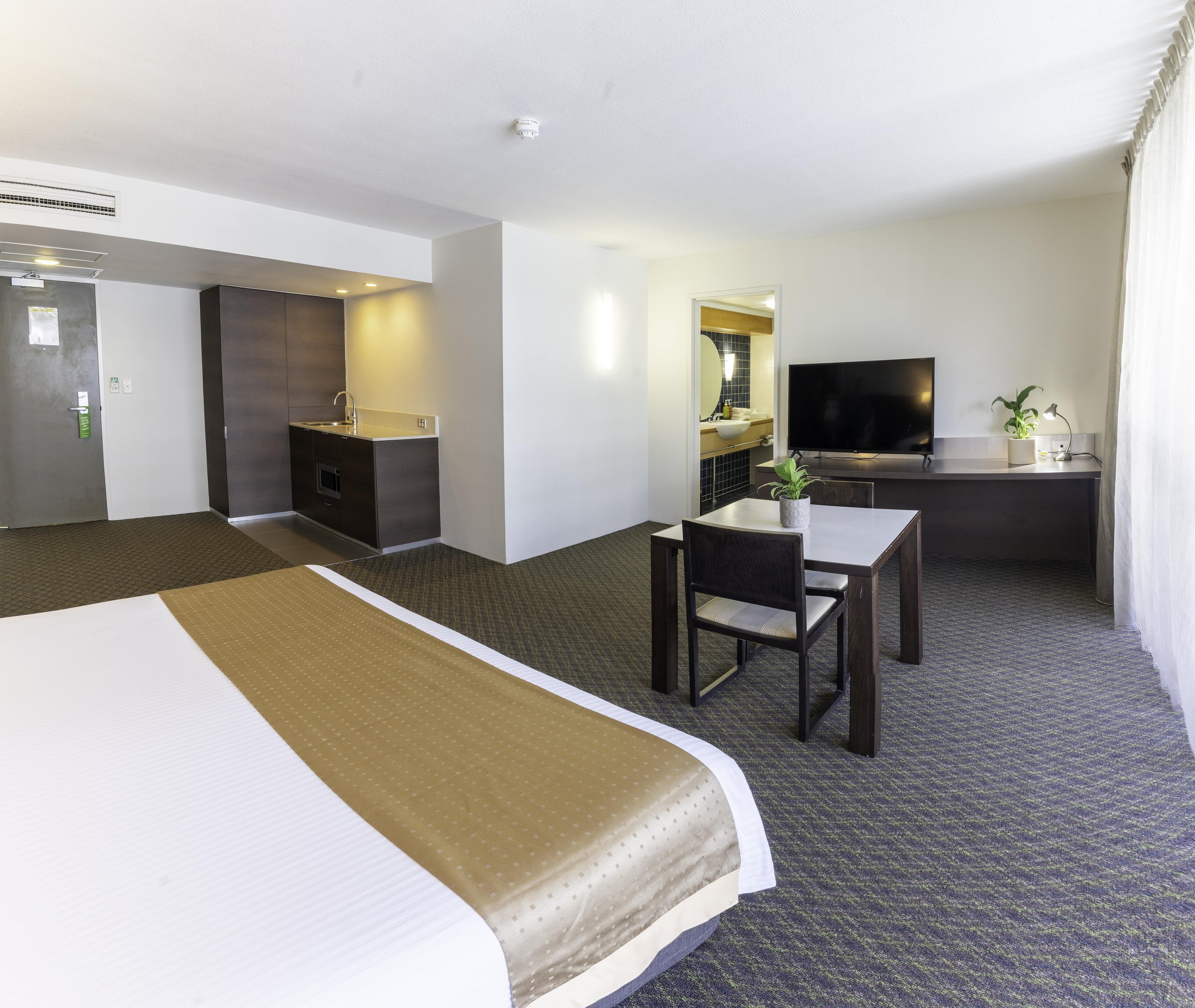 HOL- Hotel Rooms - 080623-27-min.resized.jpg