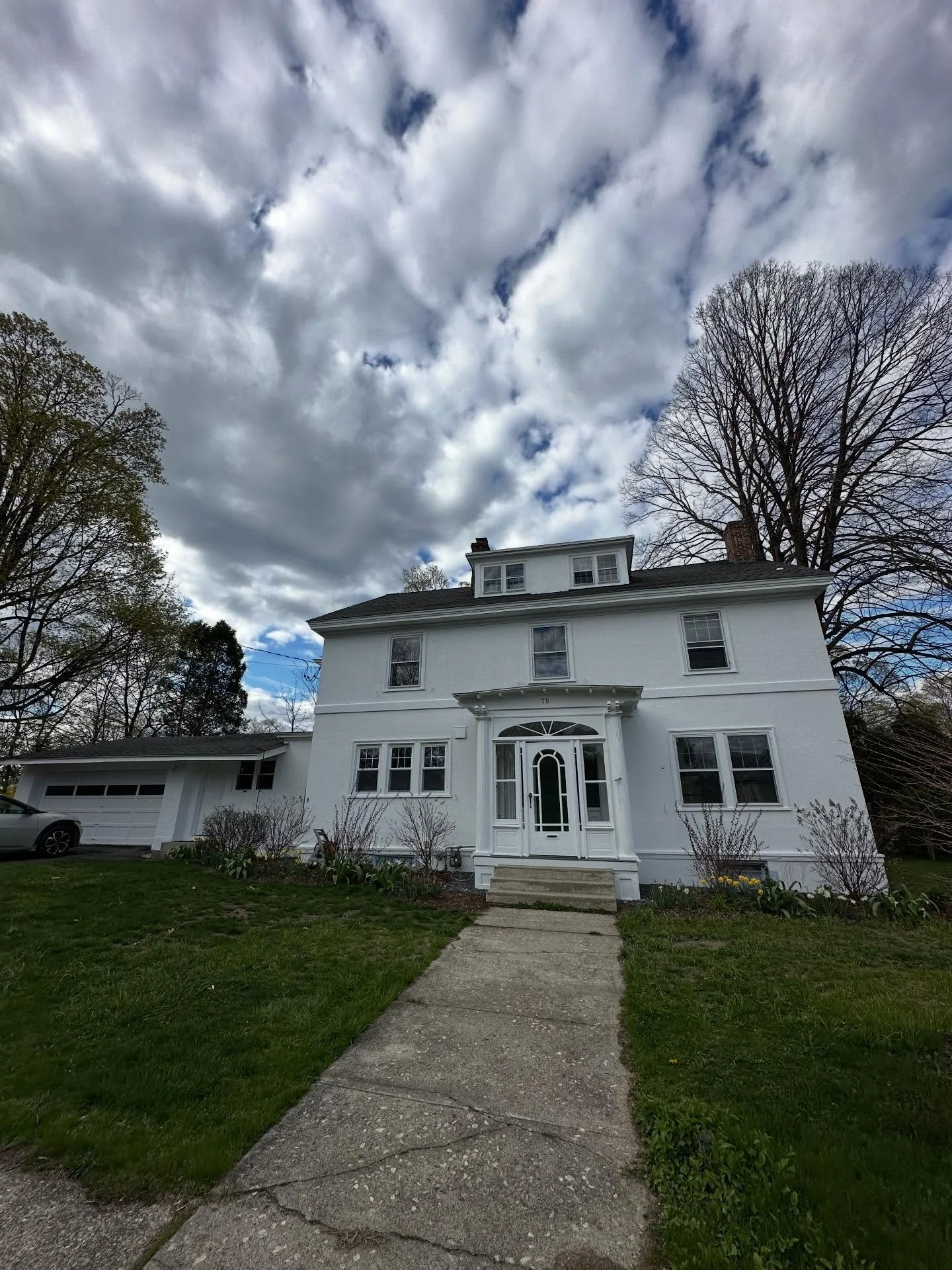 Happy Monday everybody! Here&rsquo;s a beautiful stucco job that we ended up wrapping up last week. Super thankful to have a crew that puts in the extra work needed to get these bigger jobs done, thankful to have the opportunity to do what we do. Rem