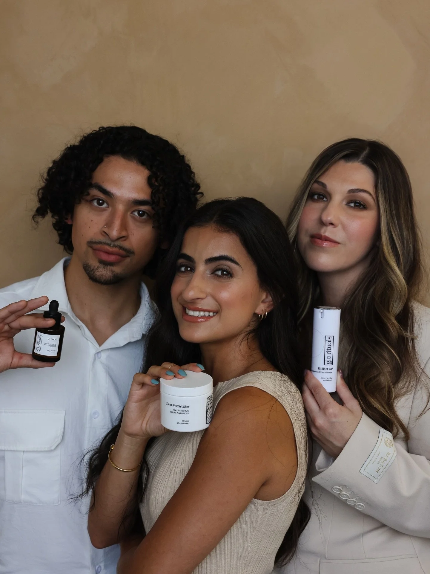 Radiance isn&rsquo;t an accident &mdash; it&rsquo;s a ritual. ✨
⠀⠀⠀⠀⠀⠀⠀⠀⠀
Glo Rituals was created from the belief that when you pair intentional skincare with mindful moments, your skin transforms from the inside out. Every formula blends clinical sc