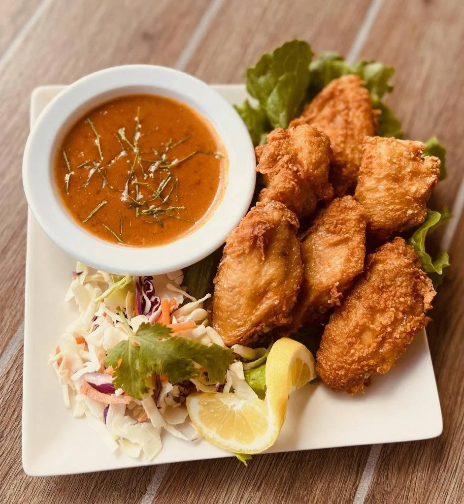 Chicken Wings with Thai Red Curry Sauce 