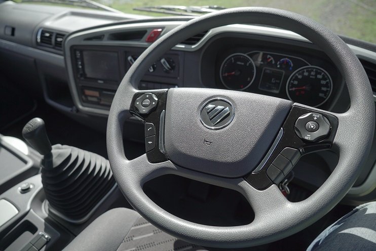 Auman-EST-M-Steering-Wheel.jpg