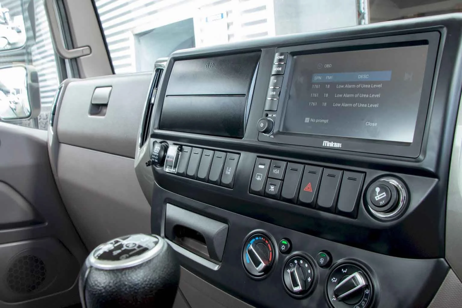 Interior Cab 4_75%.jpg