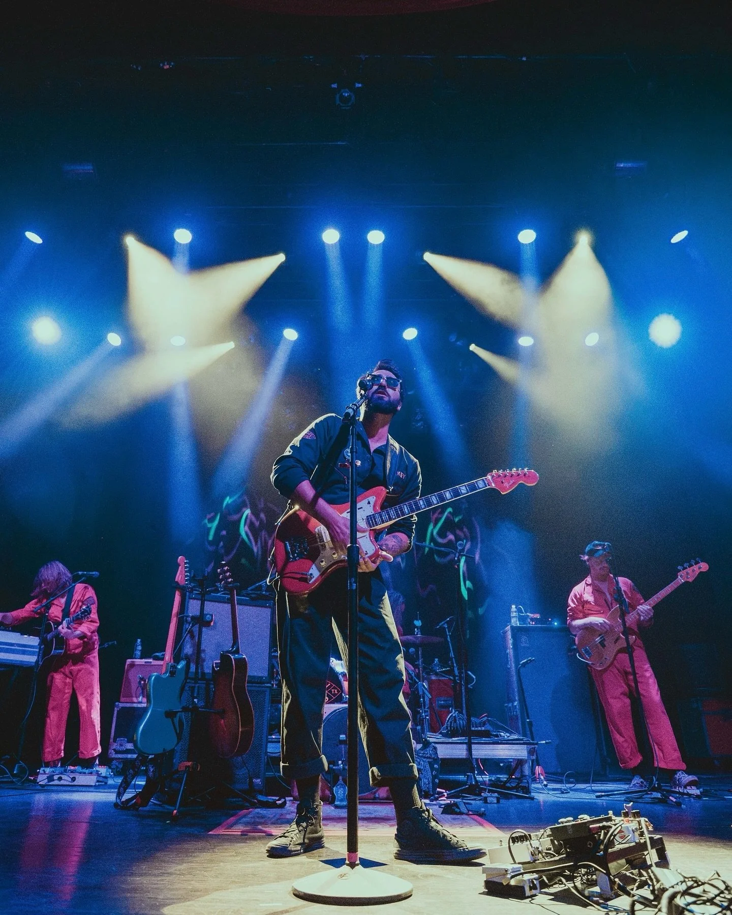 @shakeygraves at @the_wilma_theatre last weekend 🎸🔥

Link in bio for full gallery. Thank you @logjampresents for the opportunity!

#concertphotography #livemusic #missoula #musicphotography #shakeygraves #montanamusicscene