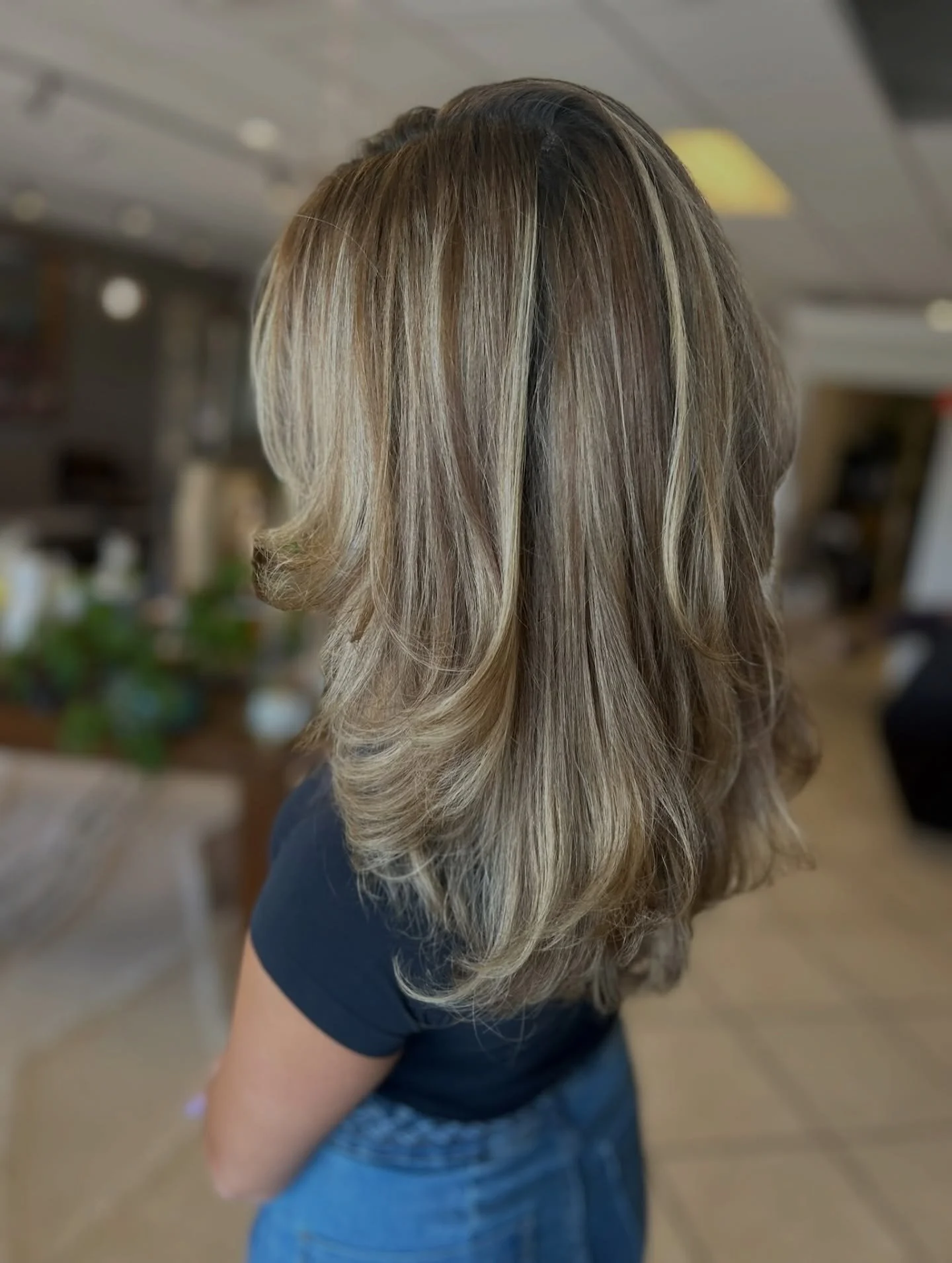 Need a New Year&rsquo;s RESET? Book a blowout with @hair_and_glam_by_taylor for a fresh, bold new YOU!

Link in bio &uarr;

&bull;
&bull;

#newyearreset #freshblowout #voluminousblowout #90sblowout #freshhair #salonblowout #hairconfidence #lanzaheali