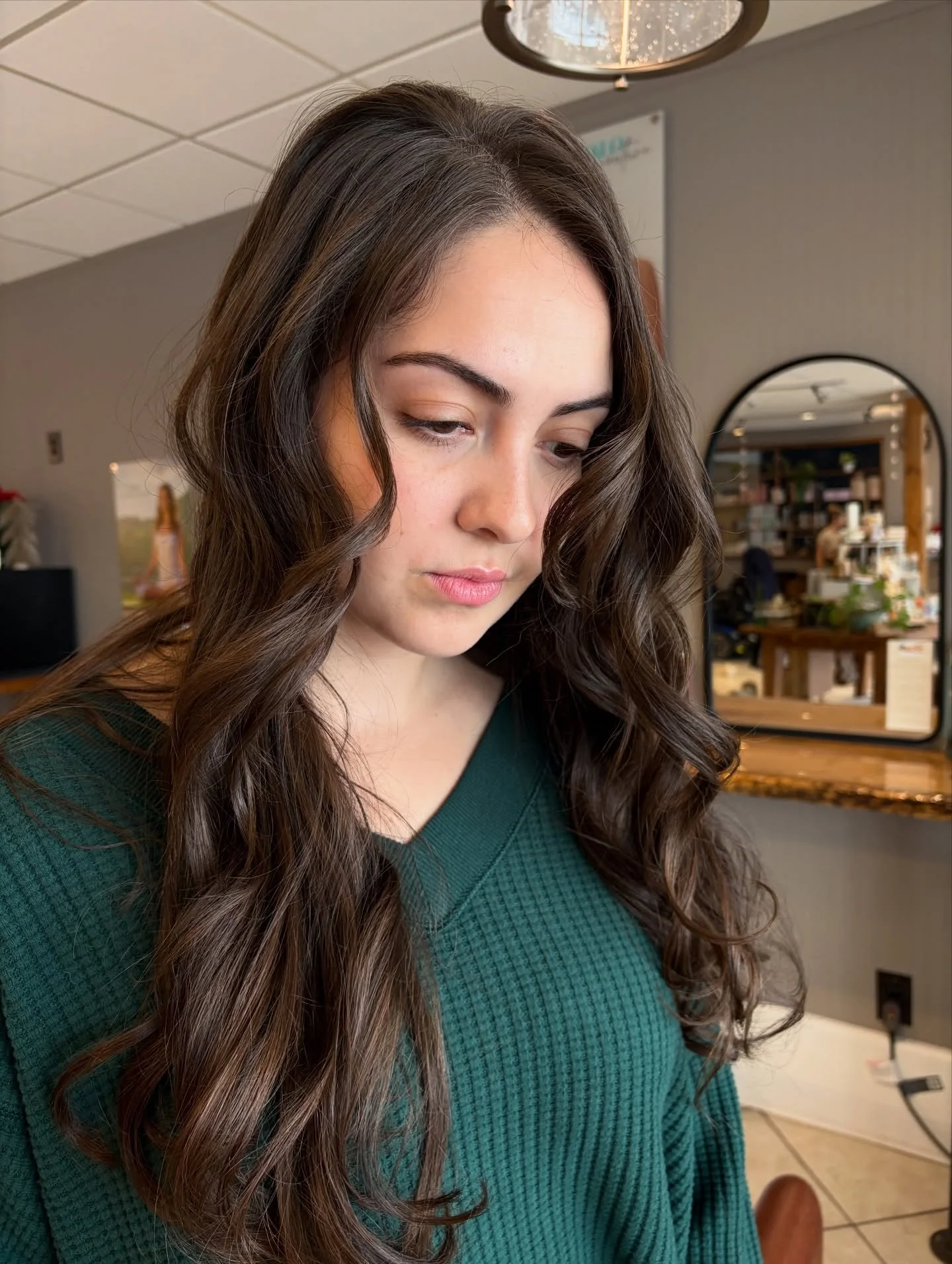 Keep it classic! 

&bull;

A cut &amp; curls is a salon staple. It gives your hair some much needed love and care, with an added boost of ✨confidence✨ as you walk out the door!

And no one does it quite like @hair_artist_by_betsy, our styling queen! 