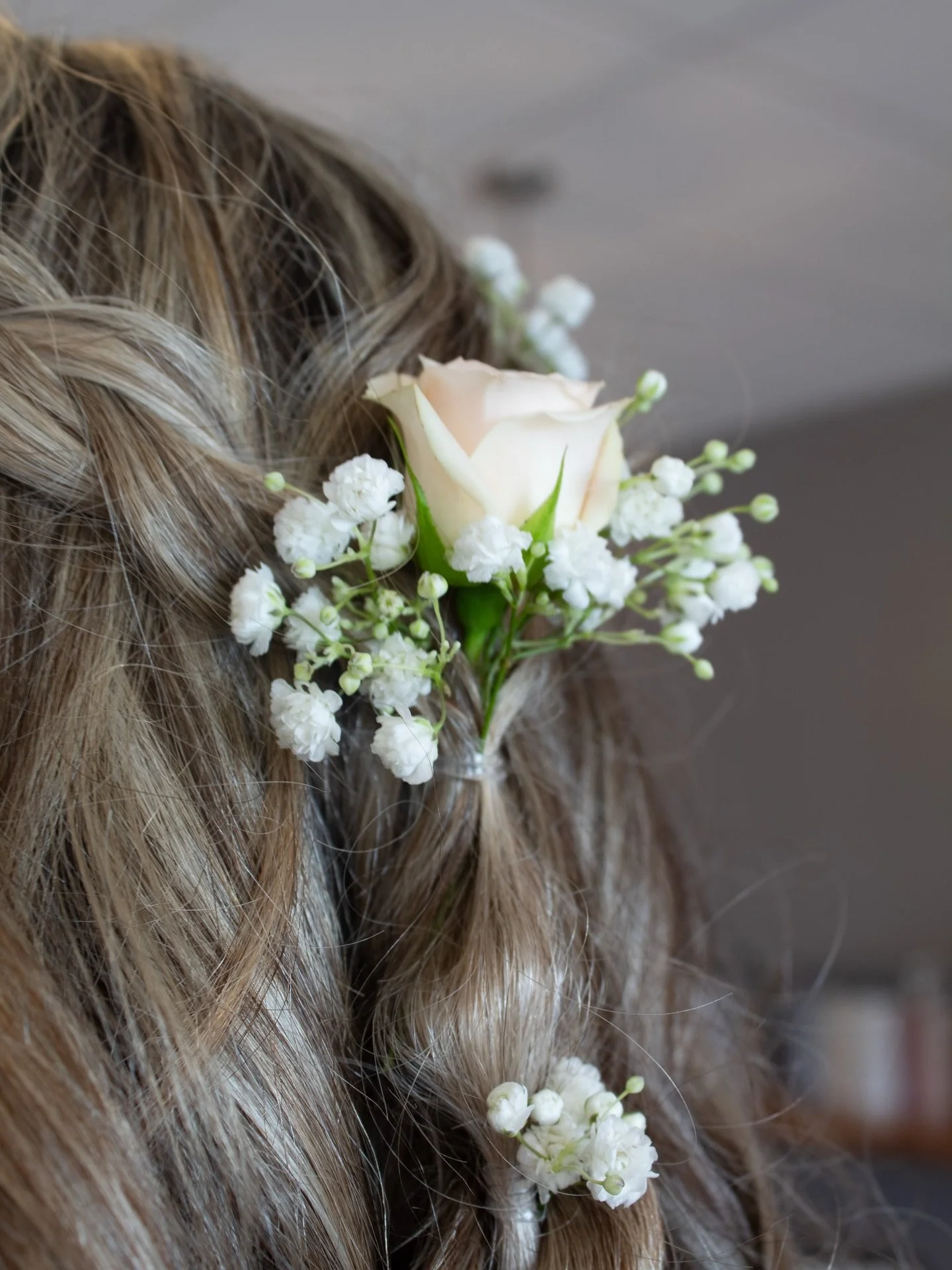 SPECIAL UPDOS

Our expert stylists are always here to give you a timeless look fit for any occasion. 

So whether you have an upcoming wedding, prom, or any other special event, just know we&rsquo;ll have you leaving our salon looking FLAWLESS!

If y