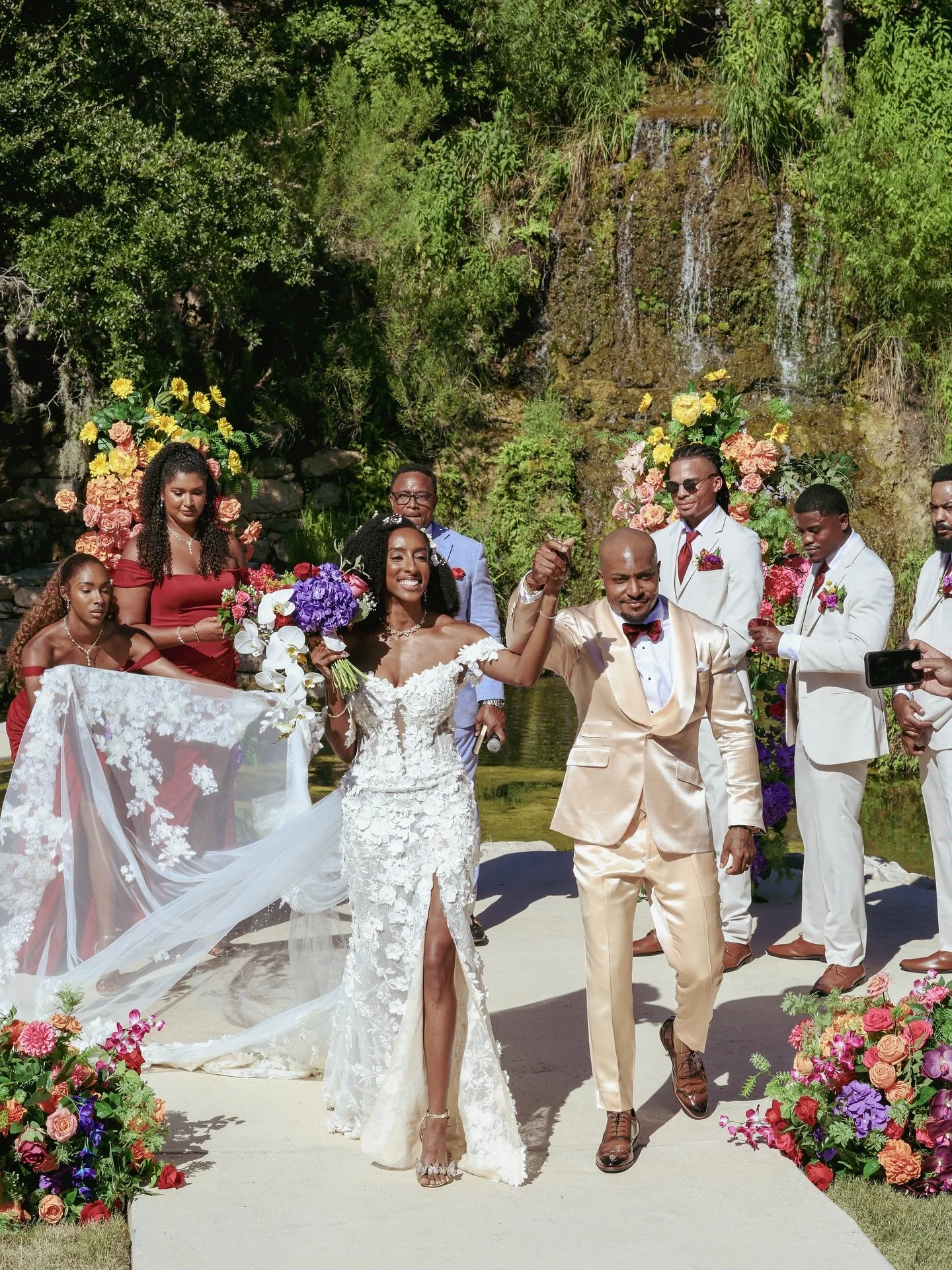 May I introduce to you&hellip;. Mr + Mrs. Jackson !!!

Florals and Design @bluuribbonevents