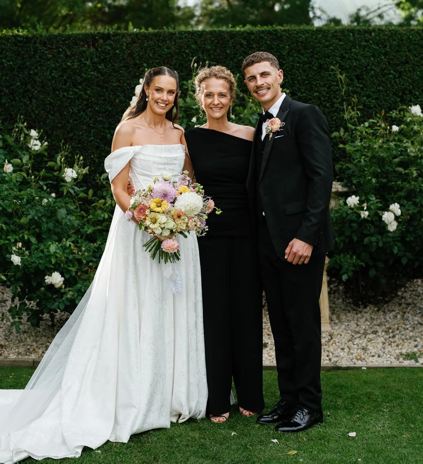 What a gorgeous couple Jamie and Maddy are, and what a joy it was to stand beside them as they became husband and wife! Loved every minute @jamieparnold &amp; @maddy_arnold_  xx

⭐️ ⭐️ ⭐️ ⭐️ ⭐️ 

We have nothing but positive things to say about Miche