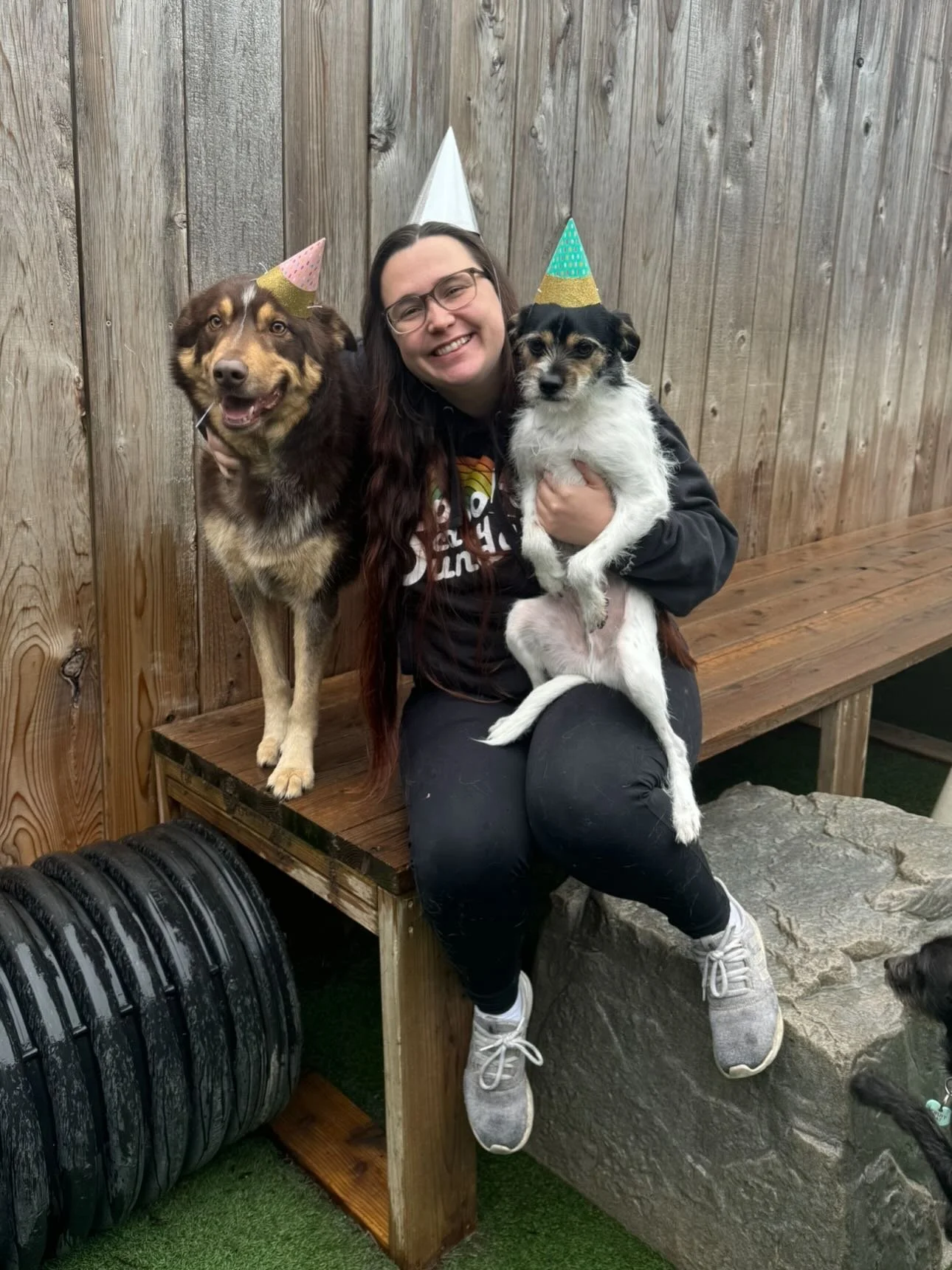 When you work at MP there is no better way to spend your birthday 🥰🐾🎉 #mpalberta #motherpupper #pdx #enrichment #puppysocial