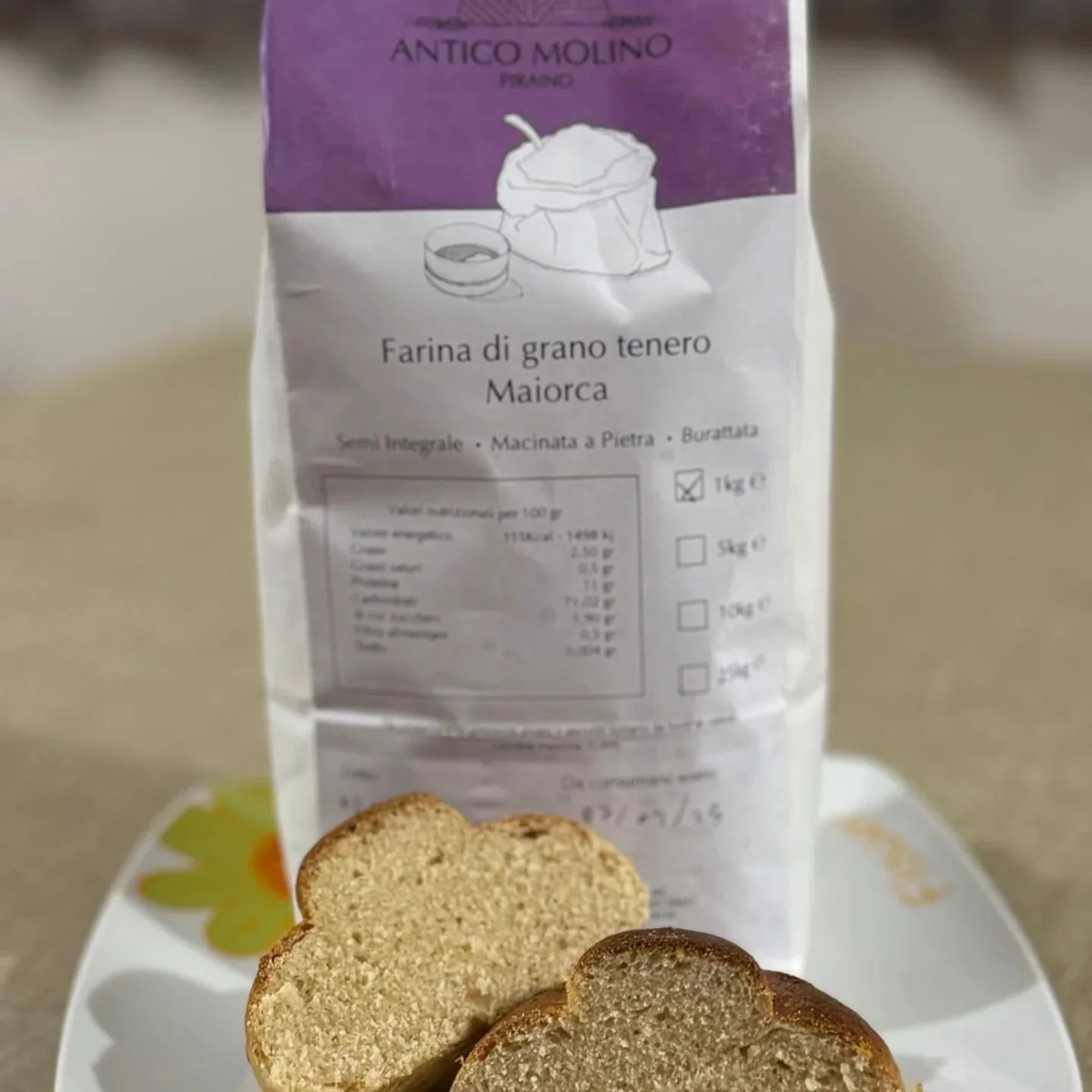 ✨Un connubio perfetto tra arte e natura! Le mani esperte di Antonino Costa hanno trasformato la nostra farina di grano tenero Maiorca in purezza in soffici brioche col tuppo, un piacere per il palato che rievoca i sapori autentici della tradizione.🌾