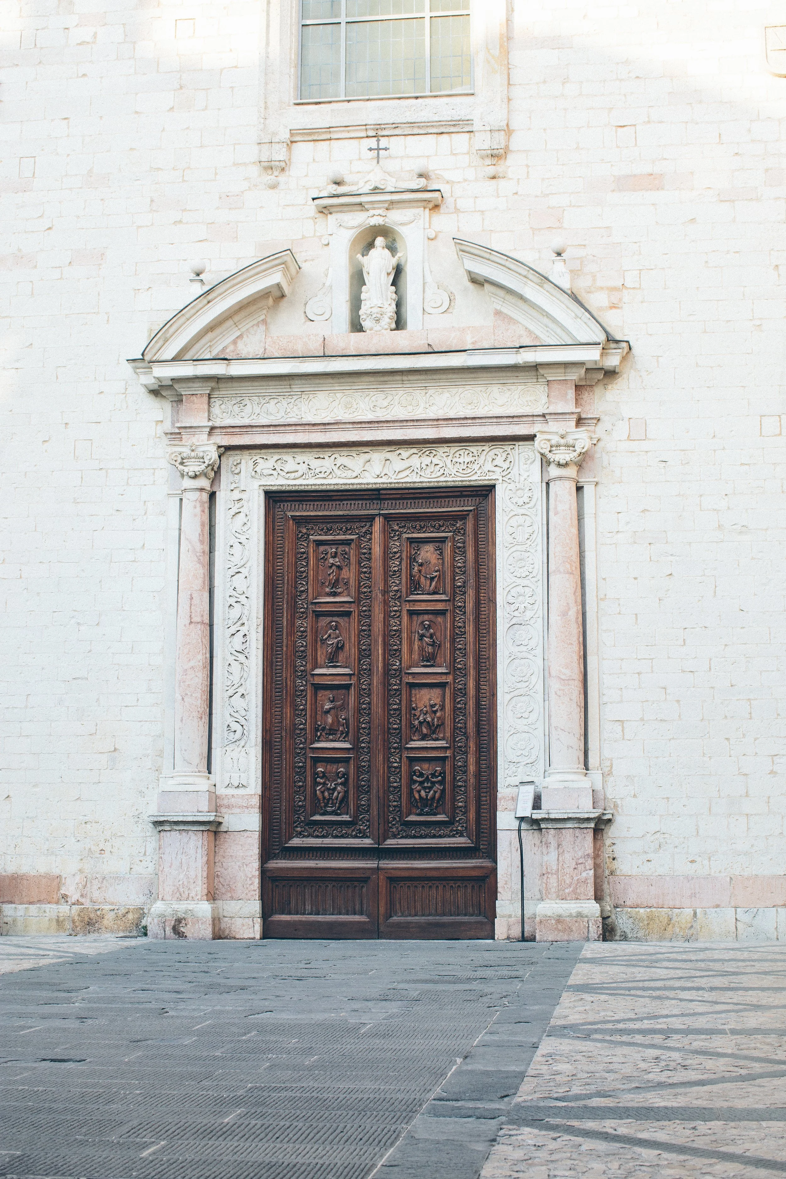 Sunsets in Spello — Hanna Lionel