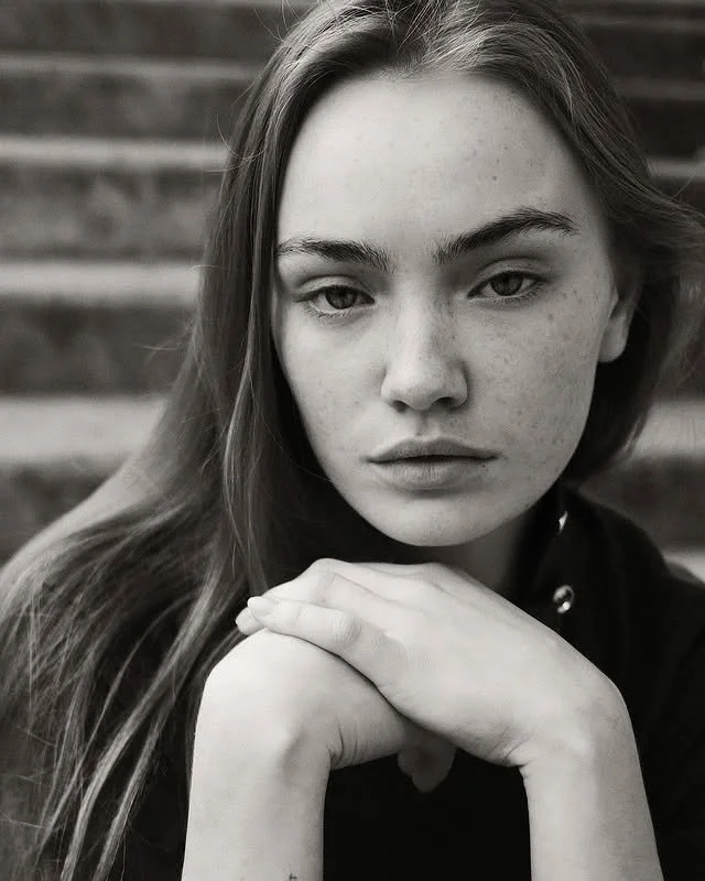 Portrait noir et blanc en lumière naturelle, par Le Saint