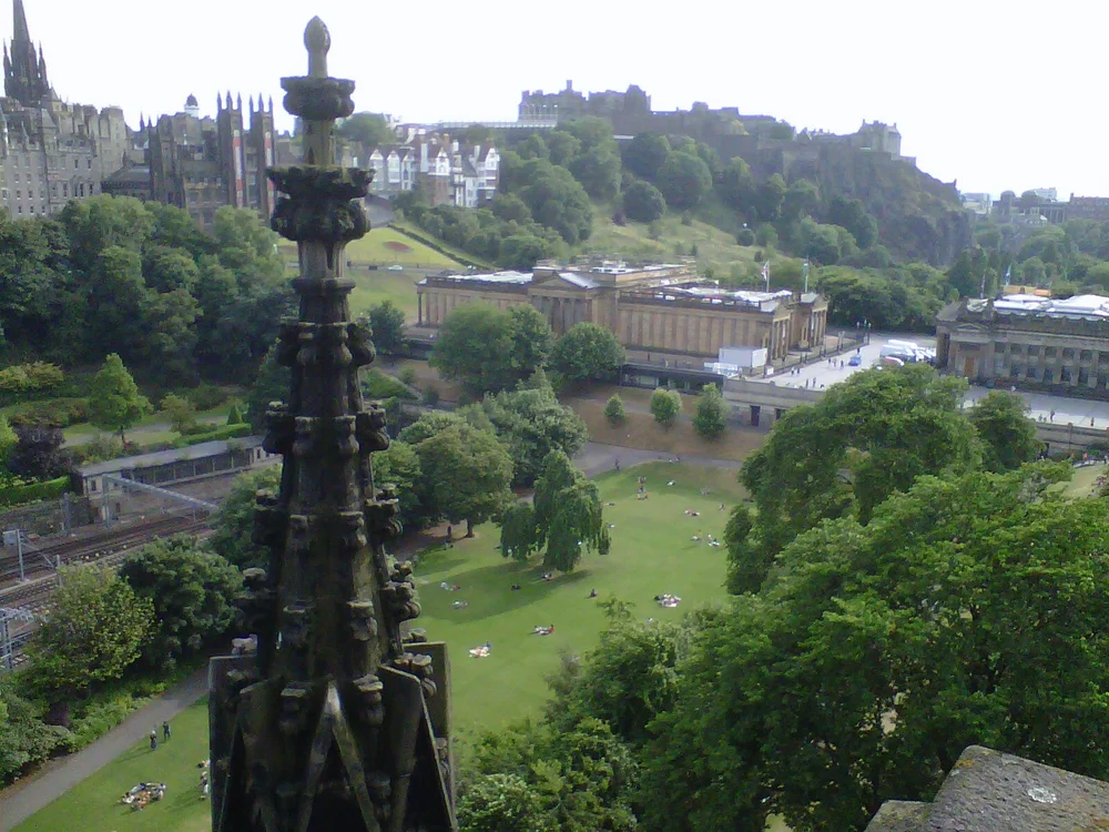 Architecture of Edinburgh - The Scott Monument — Edinburgh Expert ...