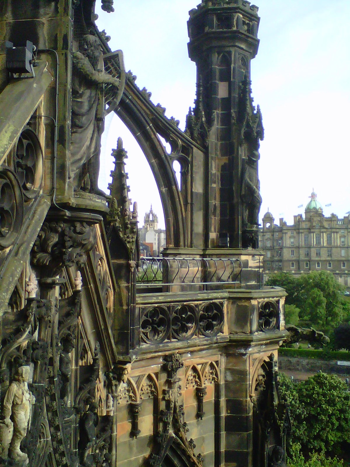 Architecture of Edinburgh - The Scott Monument — Edinburgh Expert ...