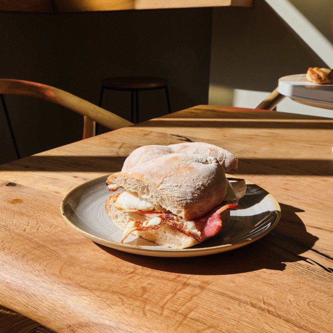 You can't beat our warm ciabatta filled with bacon &amp; egg 🥓🍳

☕️ Will we see you this weekend?

🍴Open both Saturday and Sunday from 9am

#TheRigatoniJersey #baconciabatta #breakfast #onmyplate #jerseyci #libertywharf