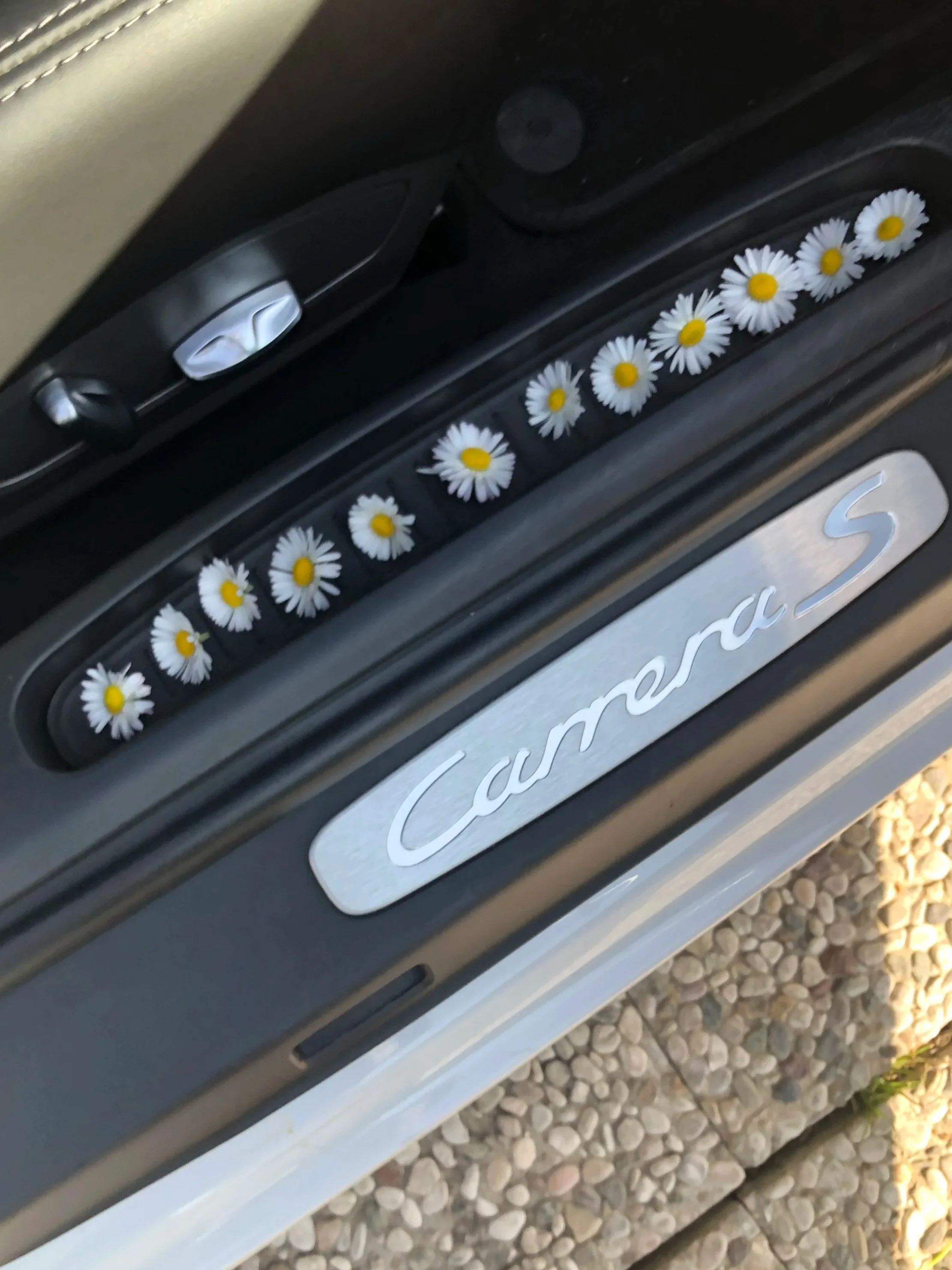 Margherite in the car