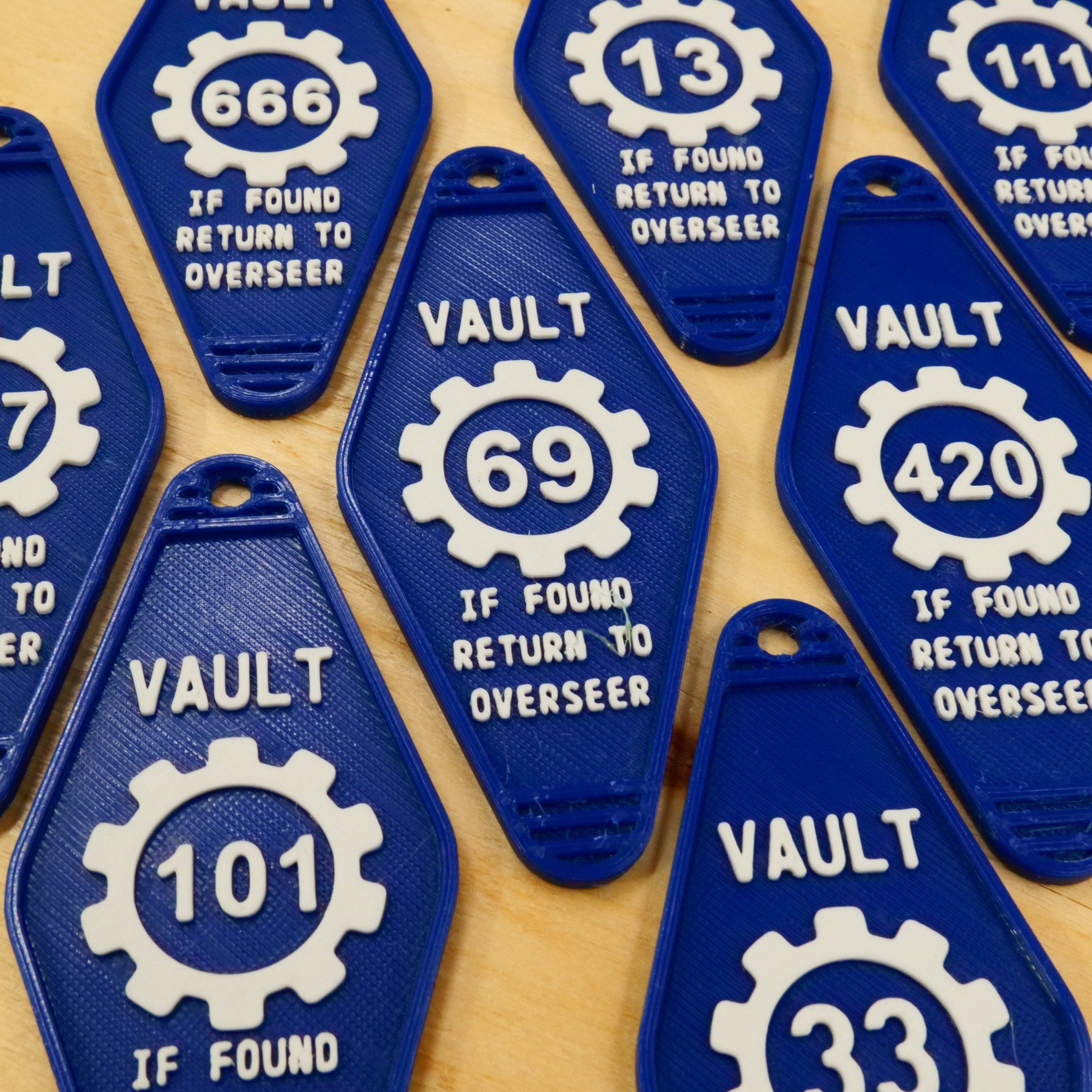 Do you Vault?
Check out these @Fallout inspired key fobs. 

This assortment of fobs are free on @Thangs3D maybe someone at @rmrrf can print one out with idle printer time since I can't be there! 😥

https://than.gs/m/1052989?affiliateCode=MAKERSMASHU