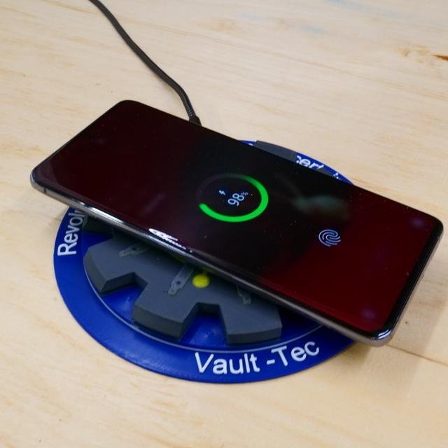 Fallout Vault-tec Door Phone Charger 3.jpeg