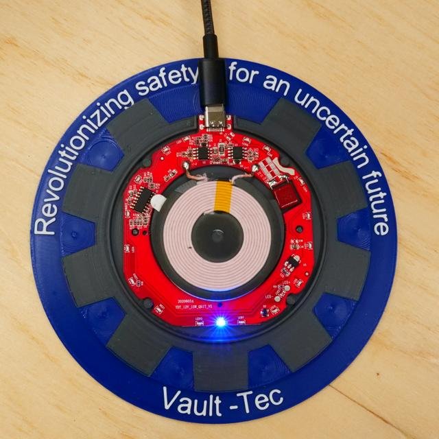 Fallout Vault-tec Door Phone Charger 4.jpeg