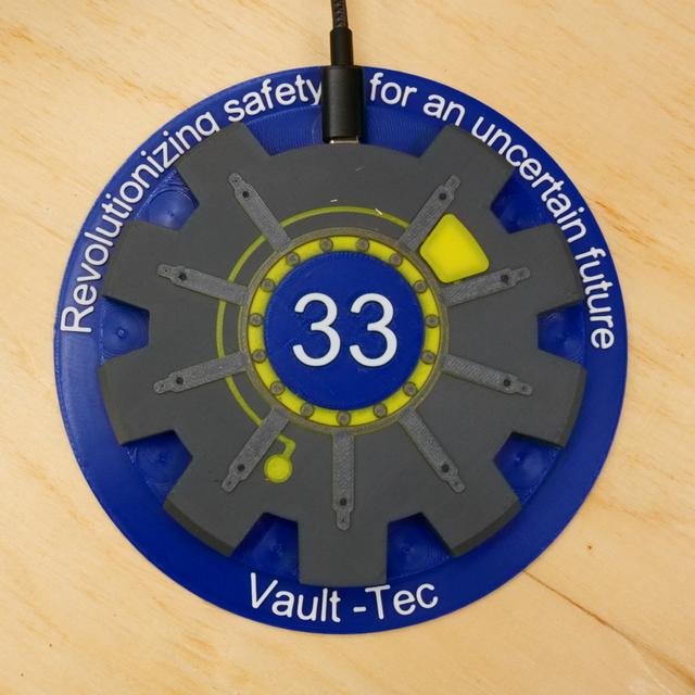 Fallout Vault-tec Door Phone Charger (thumbnail).jpeg