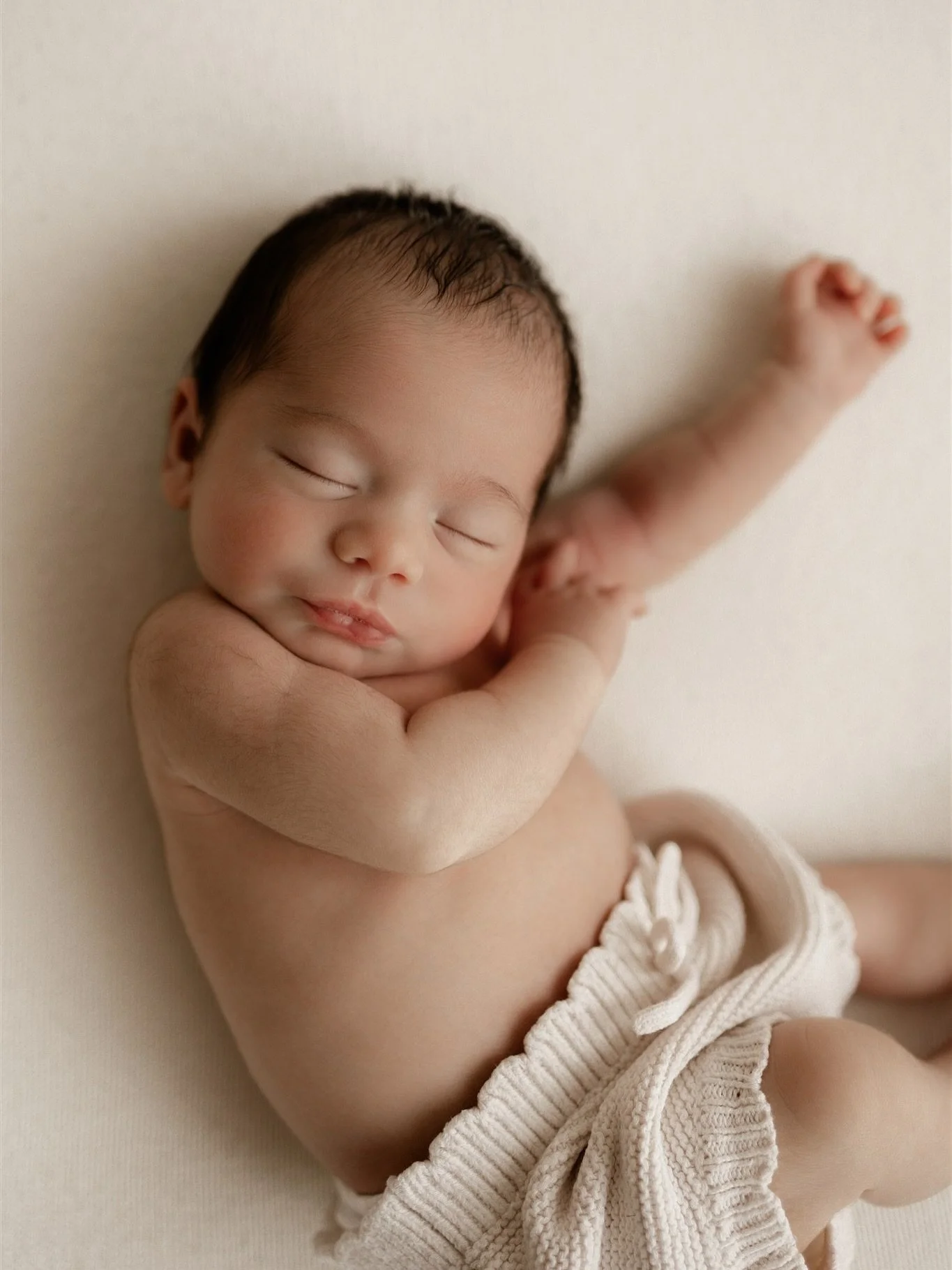 Little Juni, who completely stole my heart 🤍

#NewbornPhotography #UlverstonPhotographer #CumbriaPhotographer #NewbornPortraits #BabyPhotography #NaturalNewbornPhotography #LifestyleNewborn #BabyDetails #TinyToes #SleepingBeauty #NaturalLightPhotogr