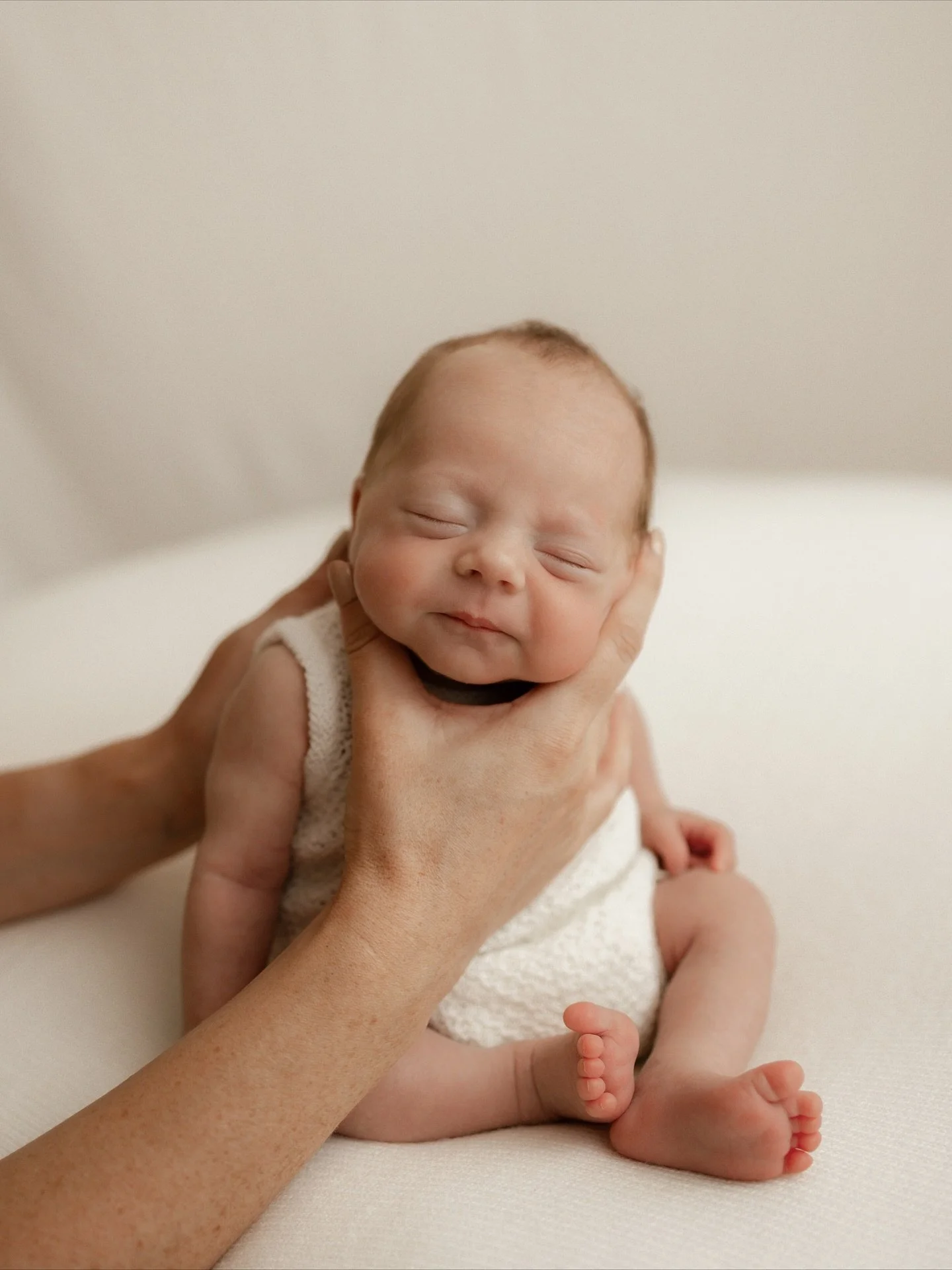 Just swipe ➡️➡️➡️

#NewbornPhotography #NewbornSession #UlverstonPhotographer #CumbriaPhotographer #BabyPhotography #LifestyleNewbornPhotography #NaturalNewbornPhotography #NewbornSmiles #CheekyBaby #BabyDetails #CapturingMotherhood #FamilyPhotograph