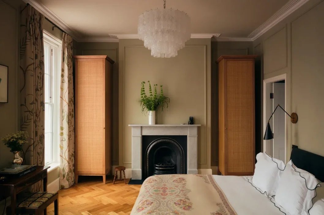 Whaleback — London Townhouse