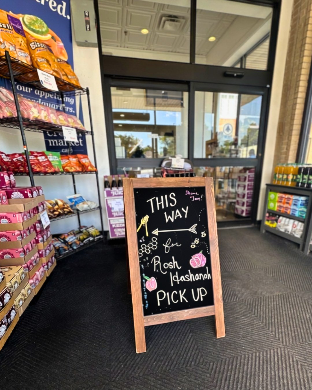 We are ready for our Rosh Hashanah pickups!

Did you forget something?  No sweat, we have plenty of food in store for your new year celebration.  Shana Tova!

#roshhashanah #cateredbycrown #crownmarketweha