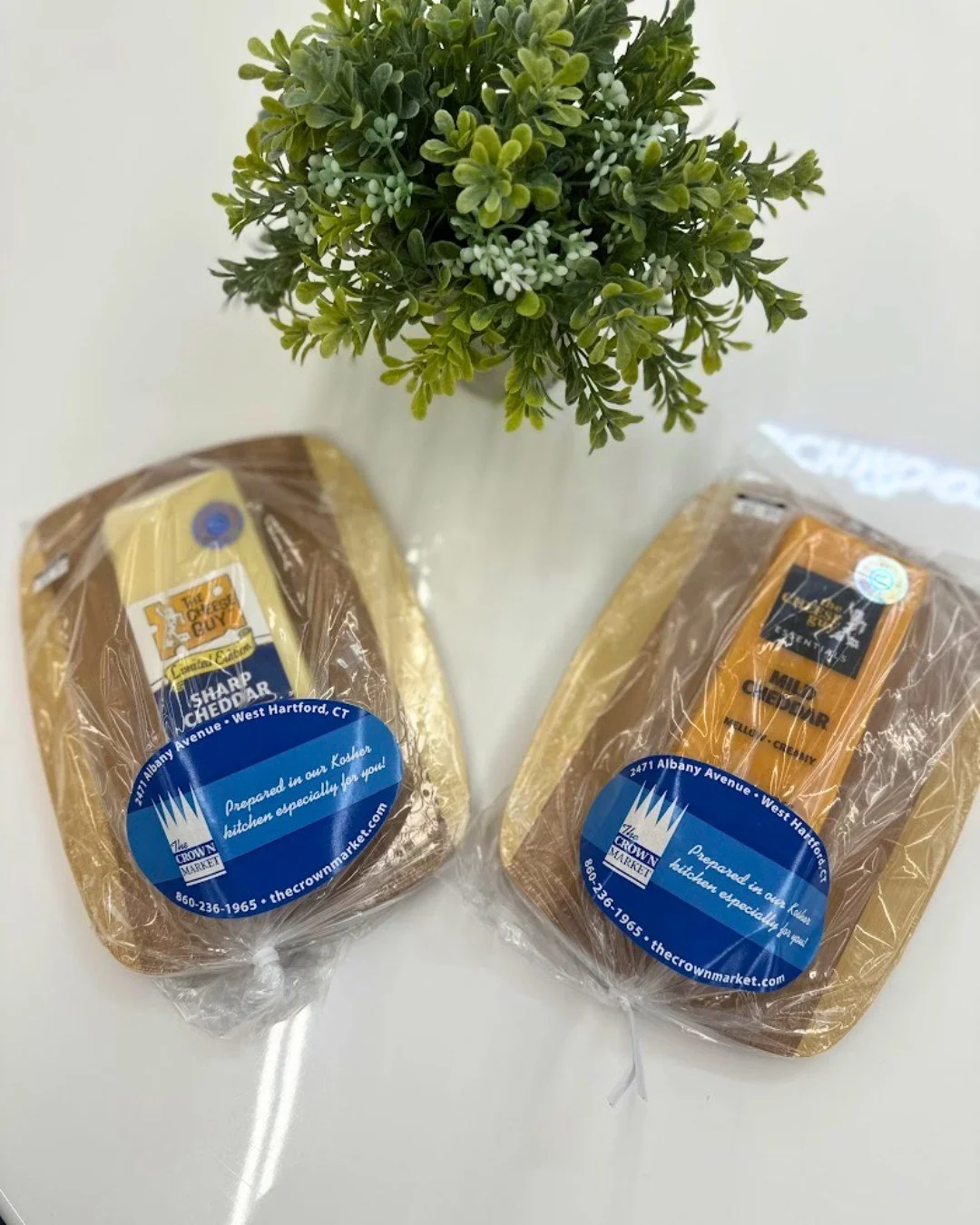 Everything's better with a block of cheddar!

We've paired a few of @thecheeseguy cheddars with mini cutting boards at a steal for $6.99! Perfect for those days when you need a quick gift idea, pick me up, or house warming!

#cheddar #charcuterie #ho