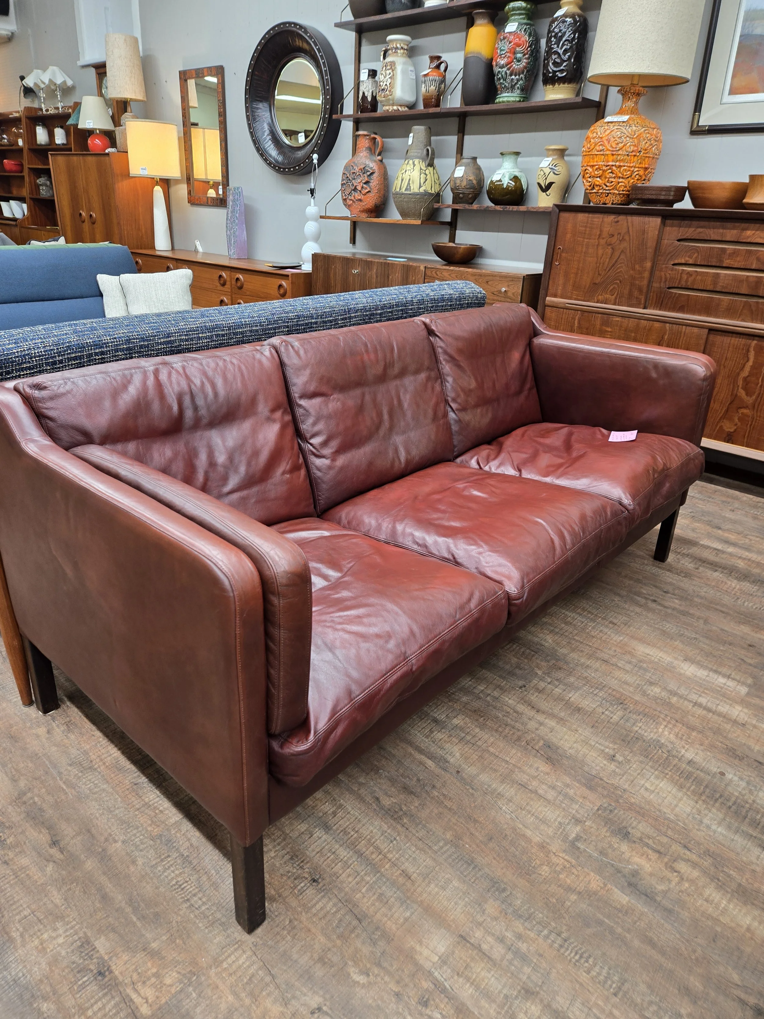 Danish leather sofa by Thames Kvalitet