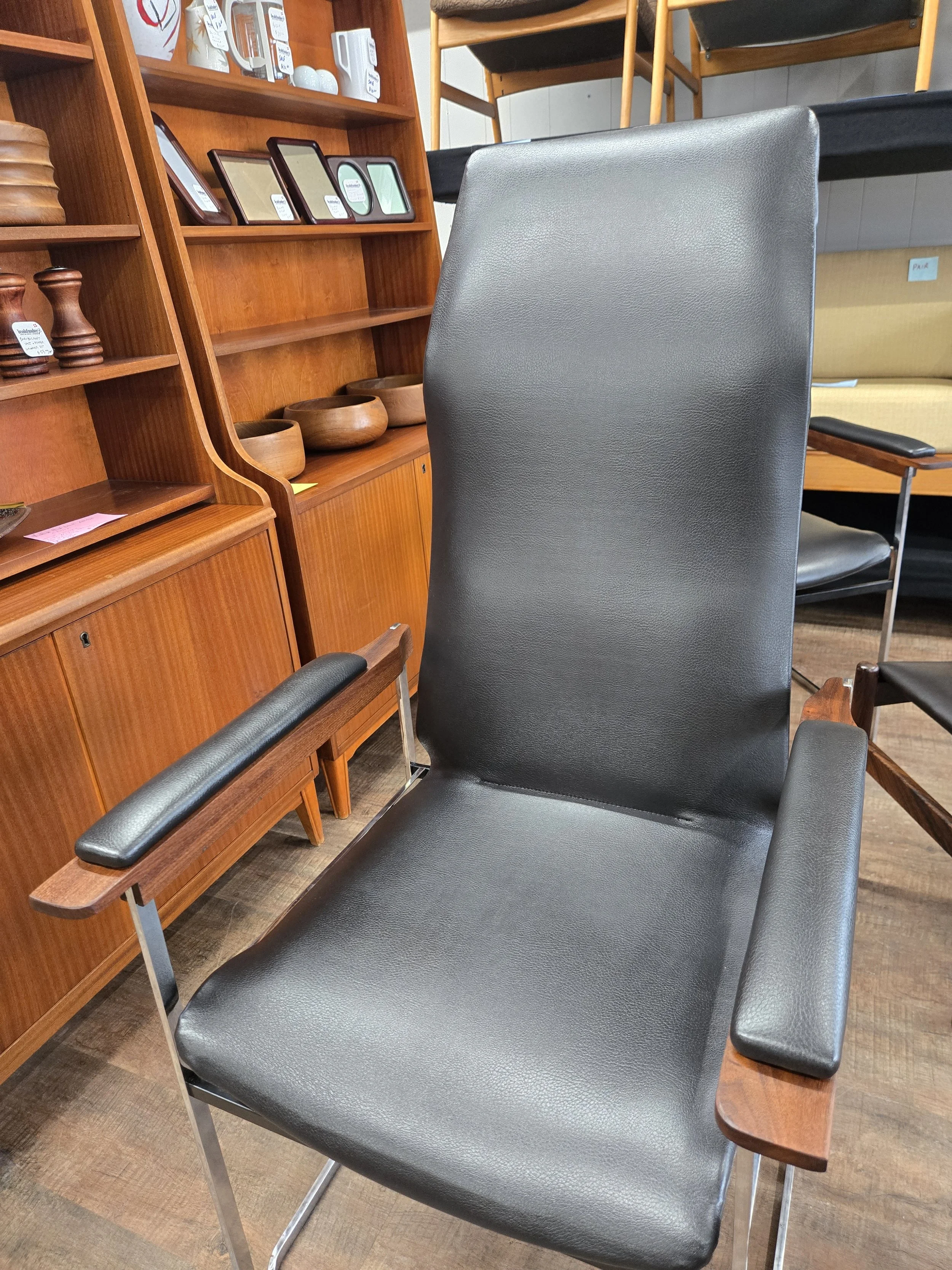 High back Lounge Chairs with Chrome Frame