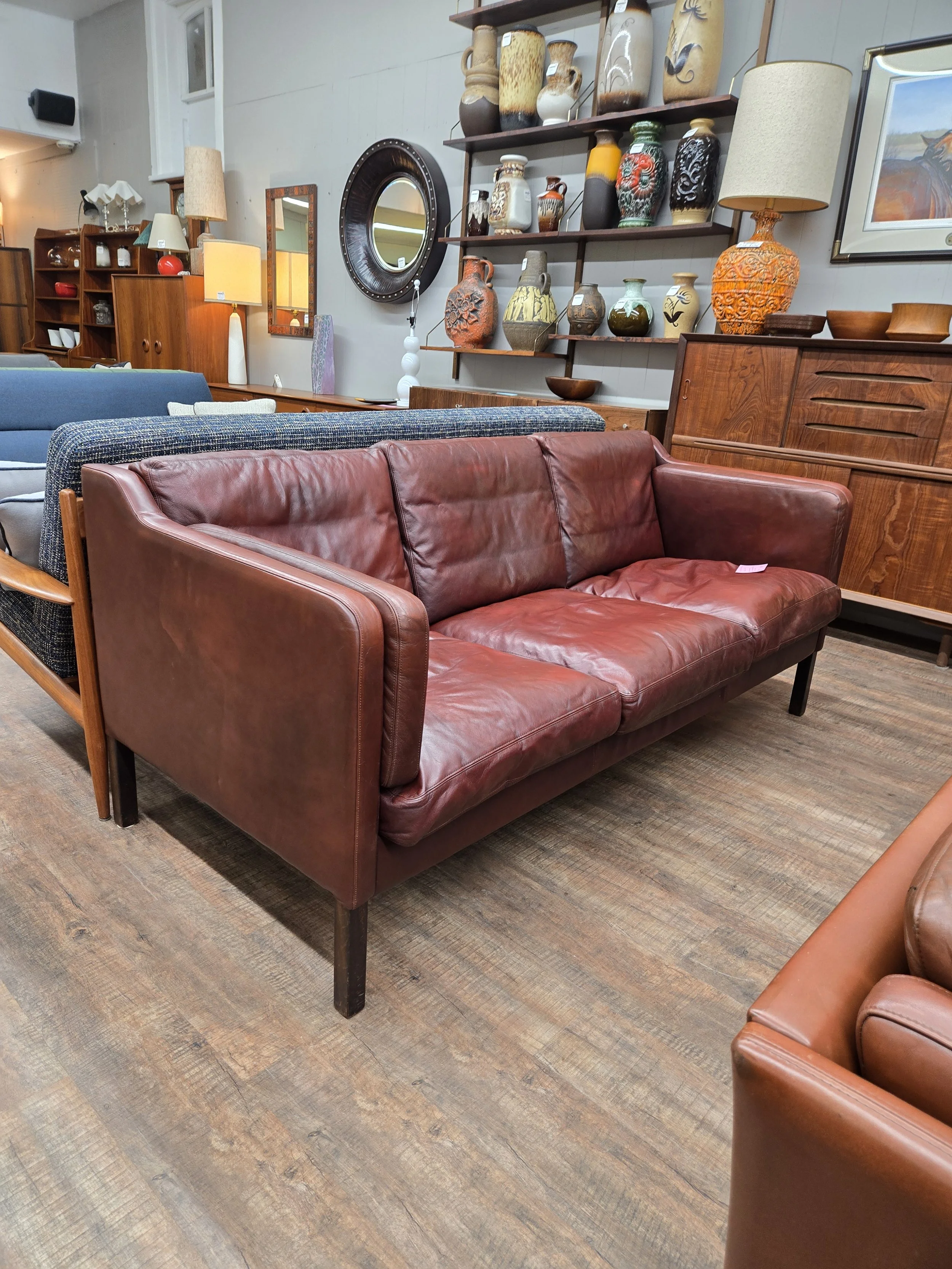 Danish leather sofa by Thames Kvalitet