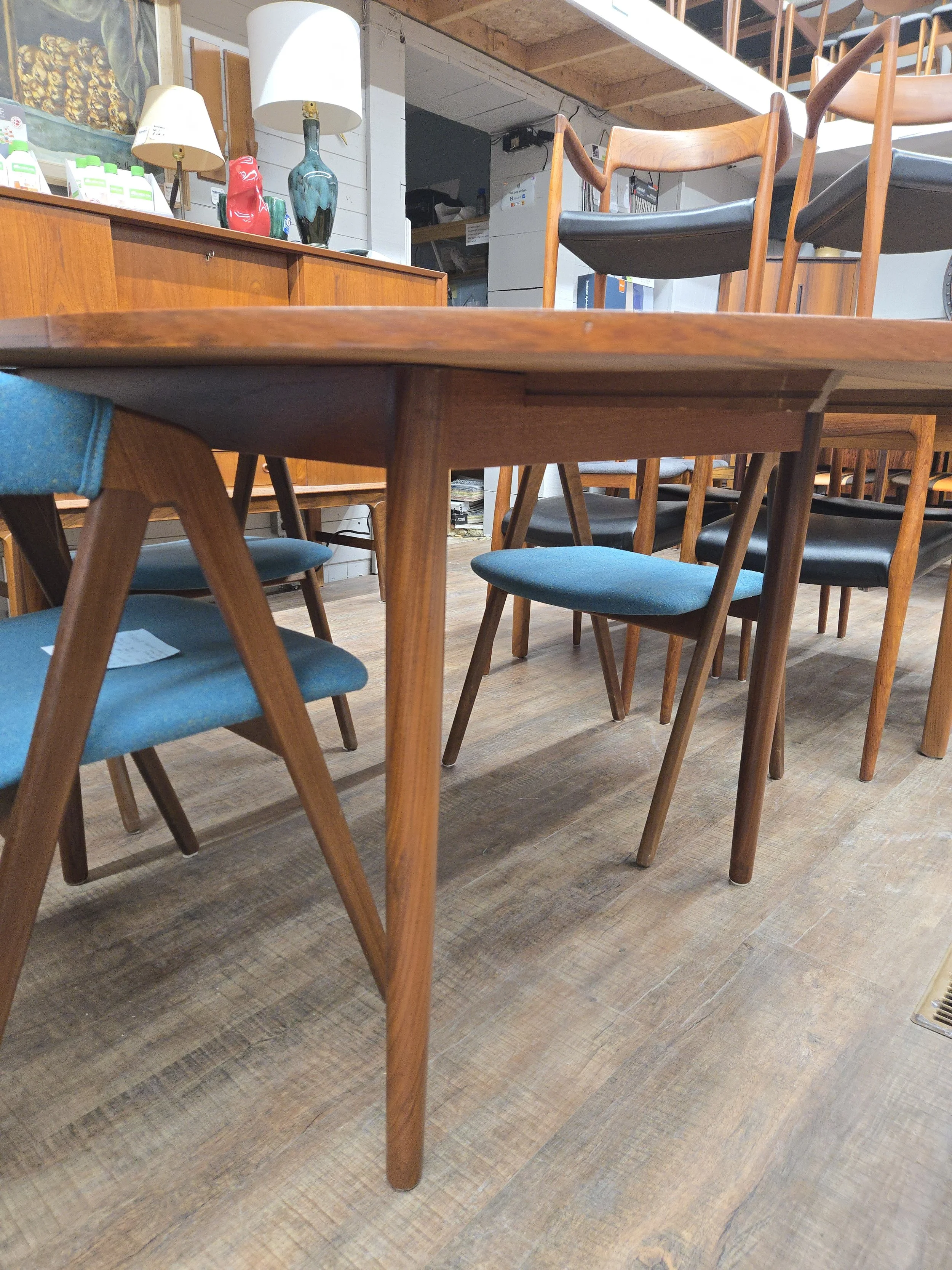 Round Expandable Teak Dining Table