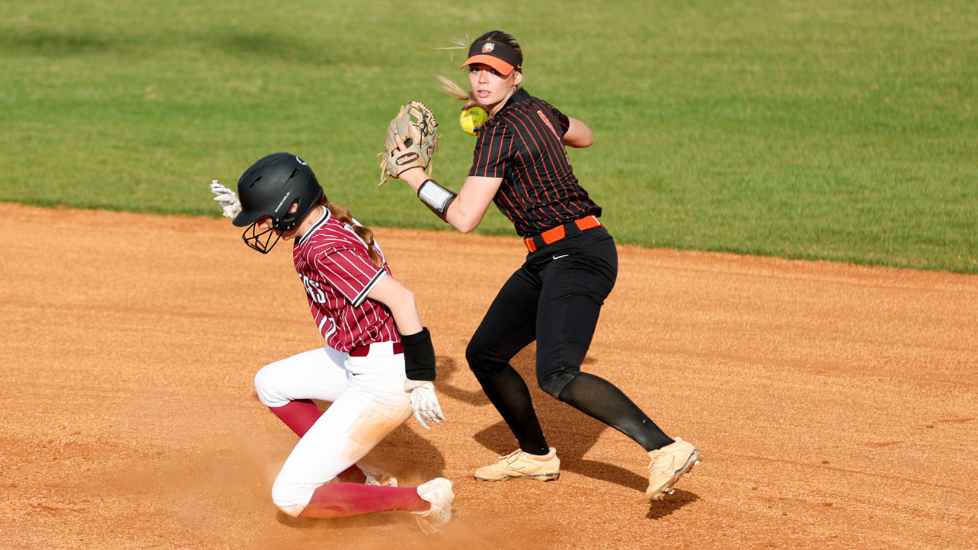 Softball_vs_Cumberland_35.png